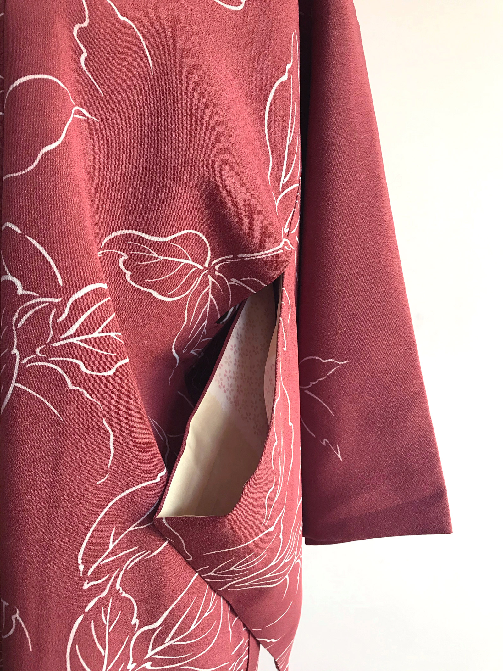 Aki – gorgeous Kimono Jacket in Japanese carmine color