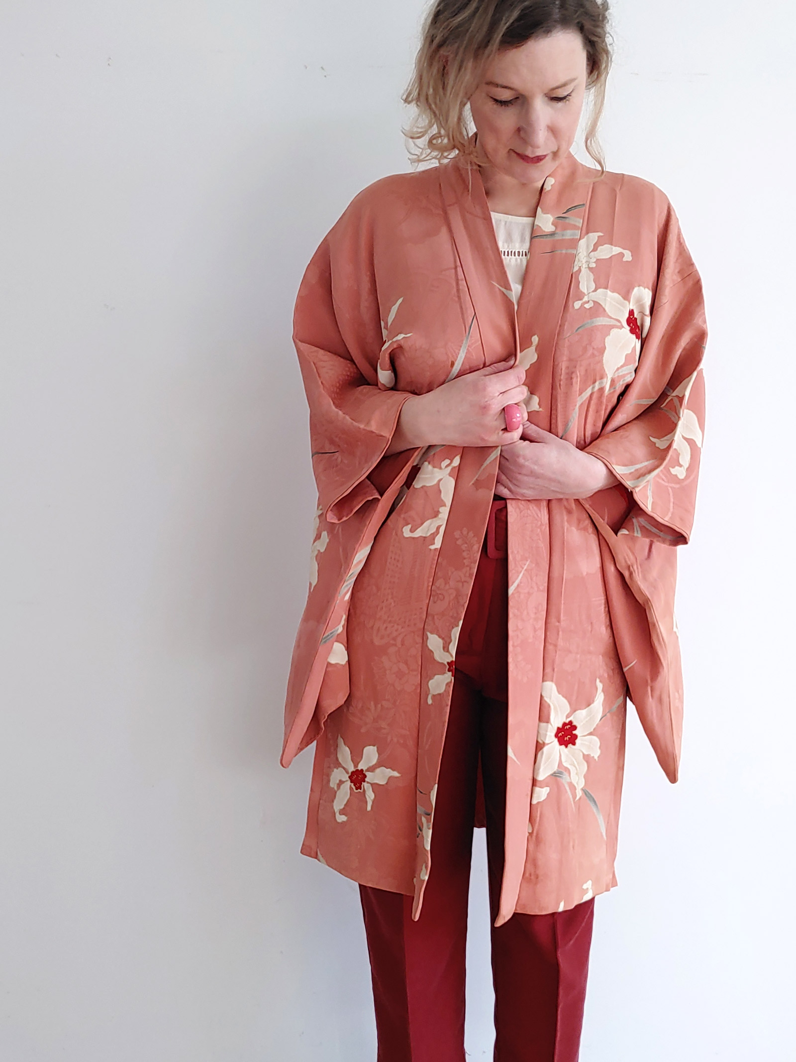 Yuri – elegant and flowy silk Kimono jacket in coralpink