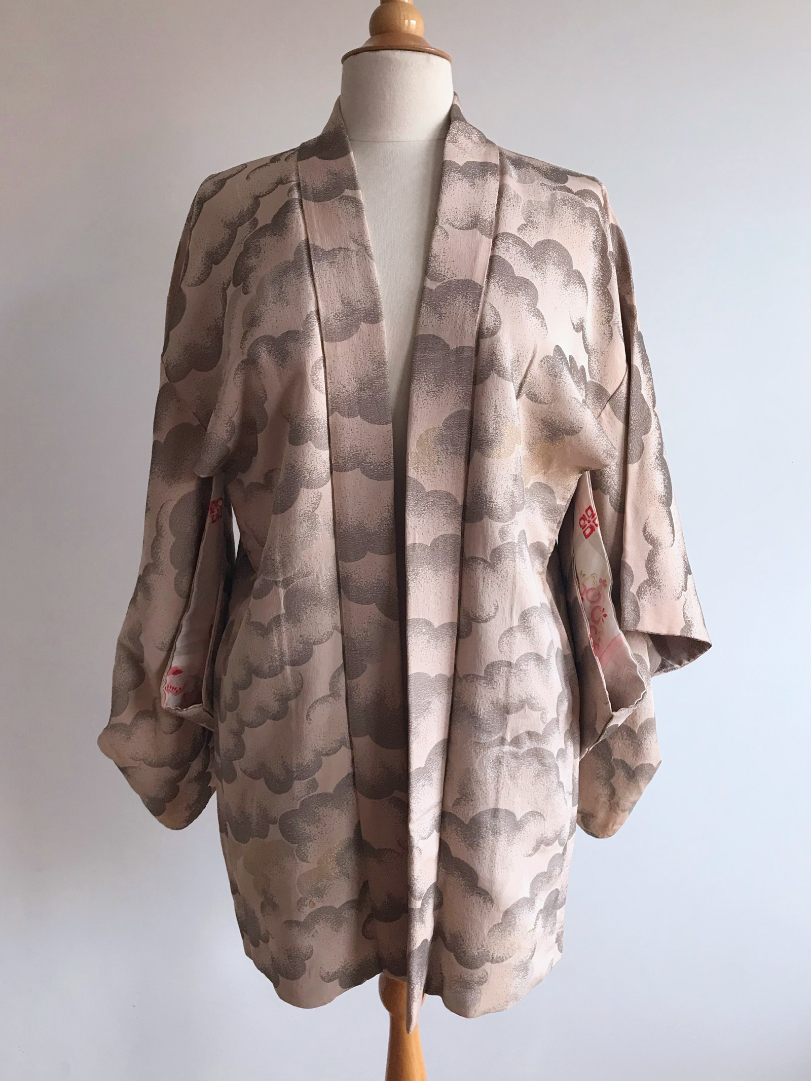 Kumo – all in the clouds with this beautiful Kimono Jacket