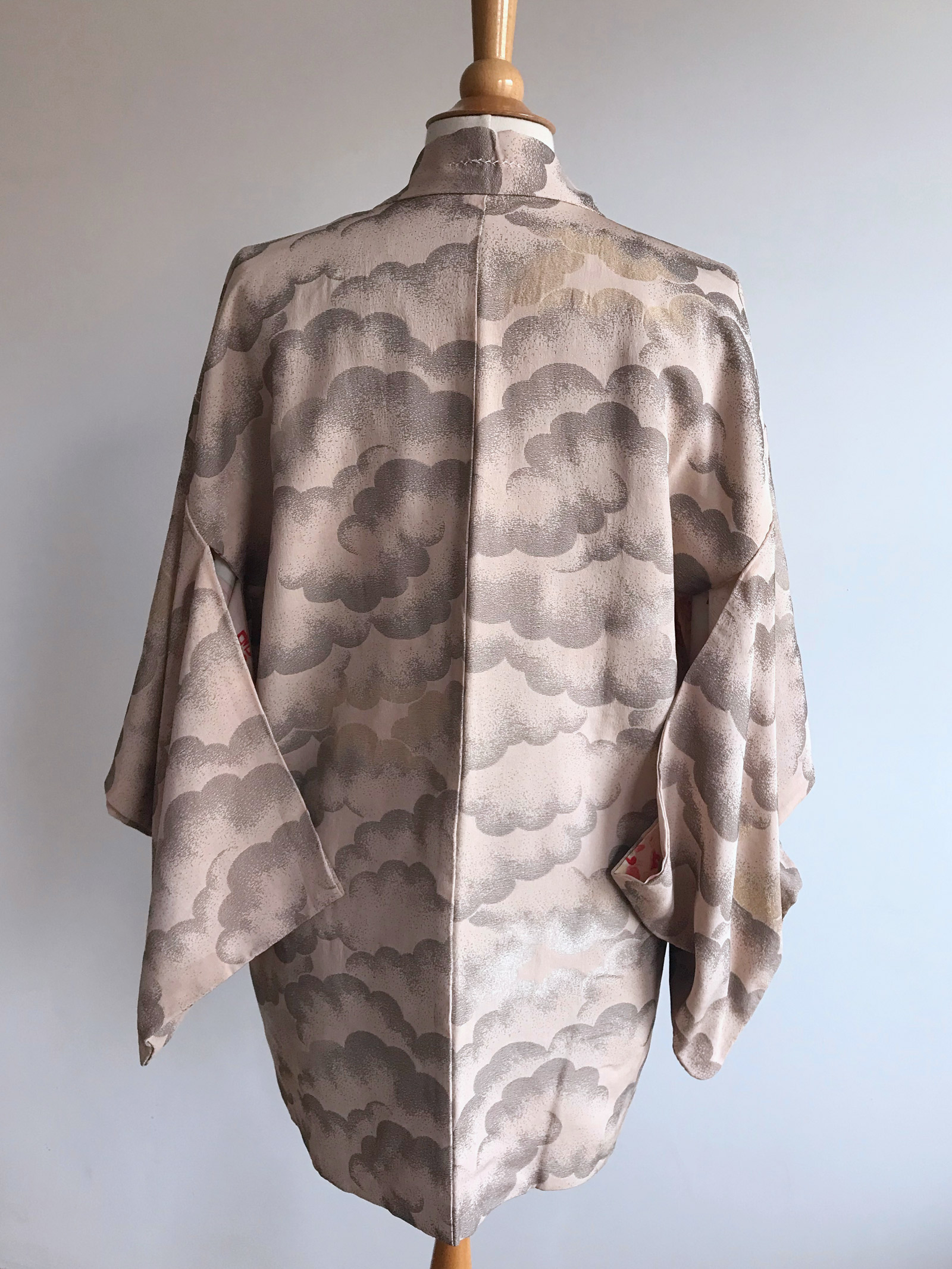 Kumo – all in the clouds with this beautiful Kimono Jacket