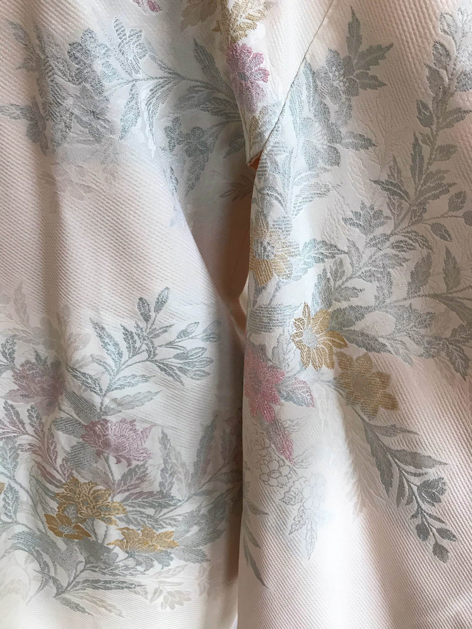 Misumi – short Kimono, pure beauty in soft beige