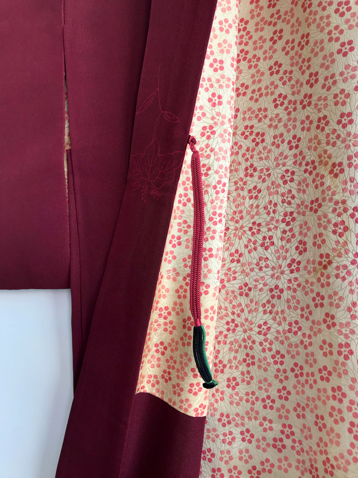 Kohana – chique and simple Kimono Jacket (Haori) in wine red
