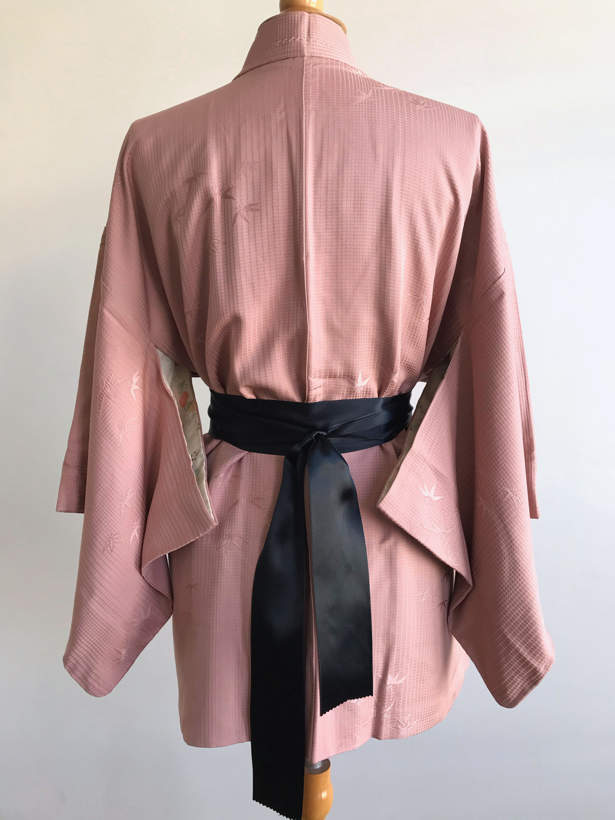 Kaede – Elegant Kimono jacket in waffle weave blush pink