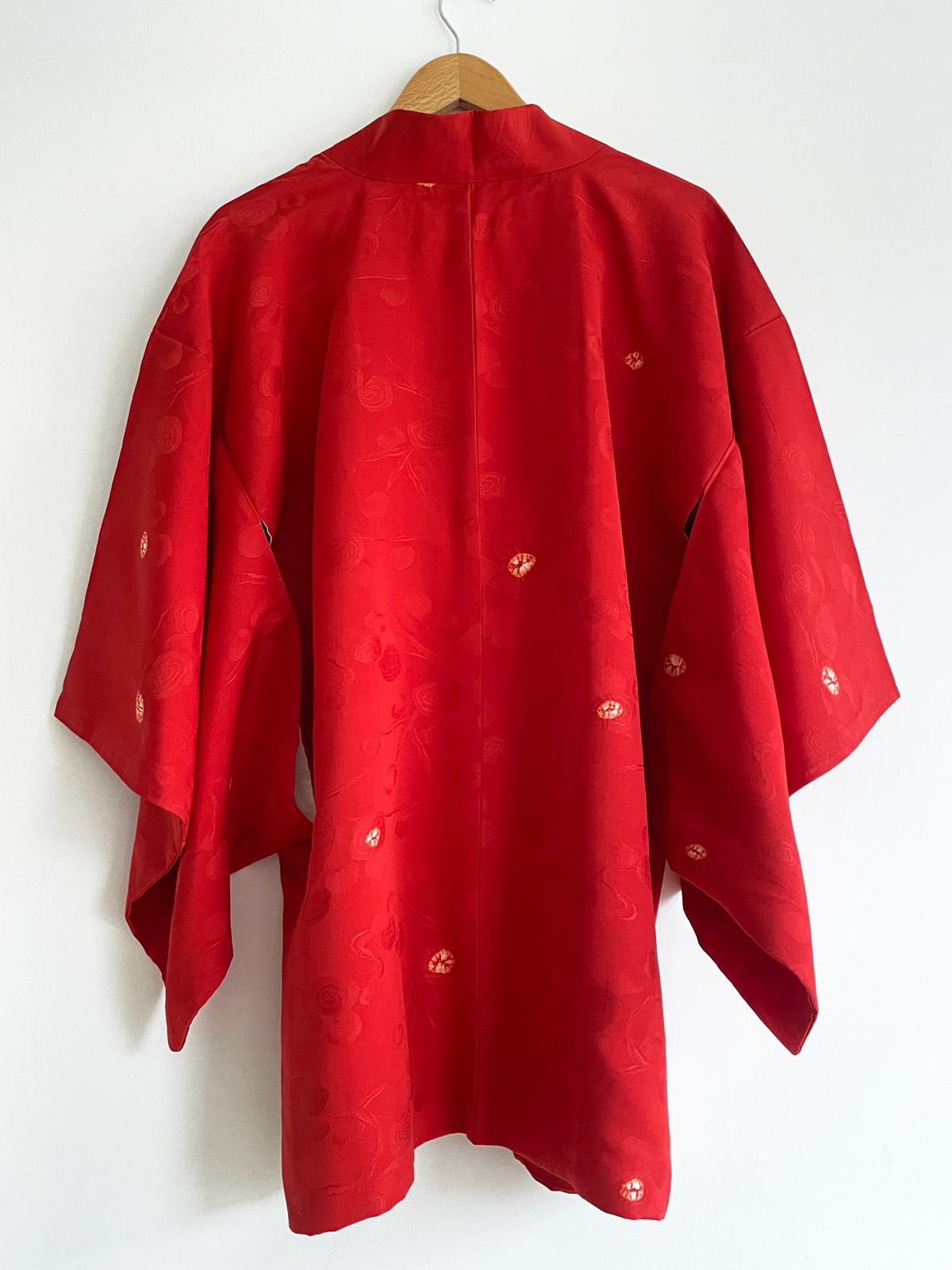 Aka – silk Kimono jacket in bright red