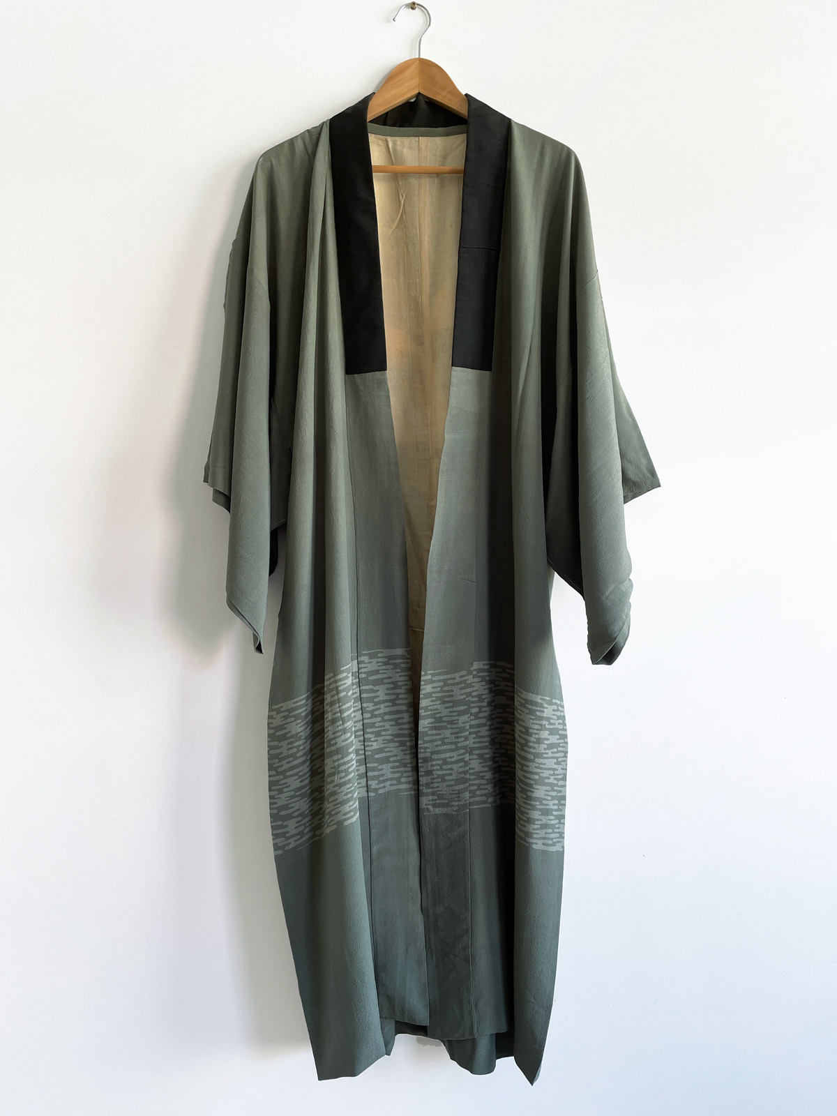 Daisuke – Kimono for men in gray-green