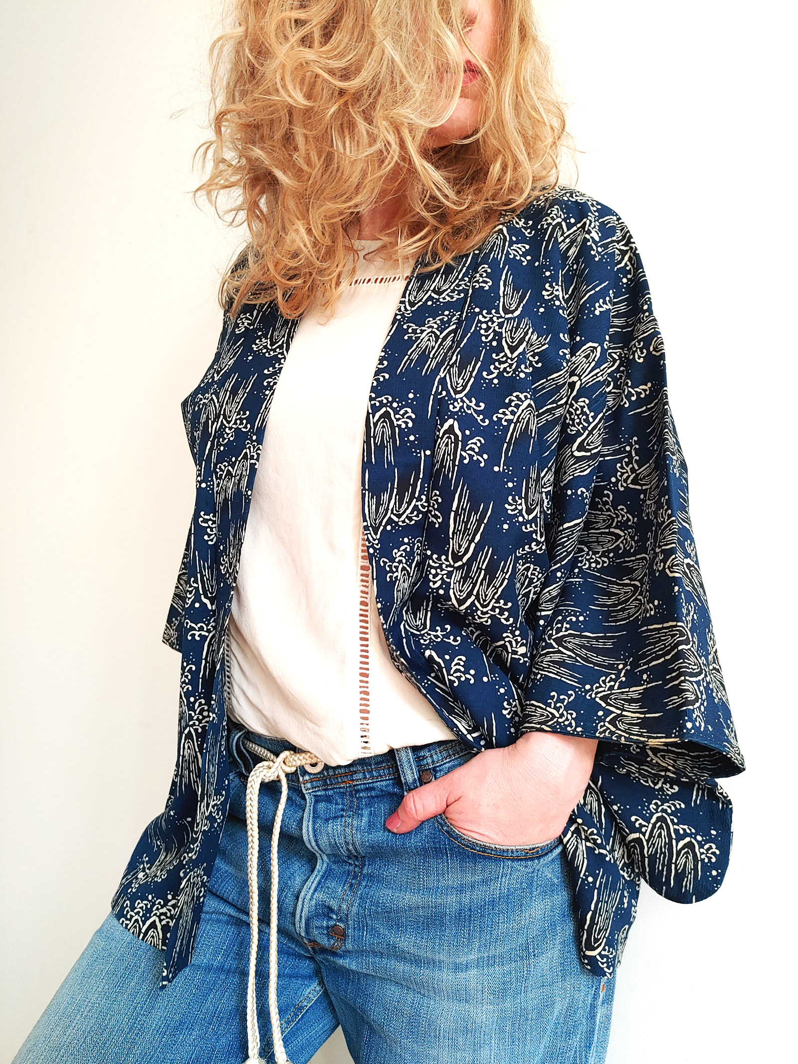 Taki – blue Kimono jacket with waterfall print