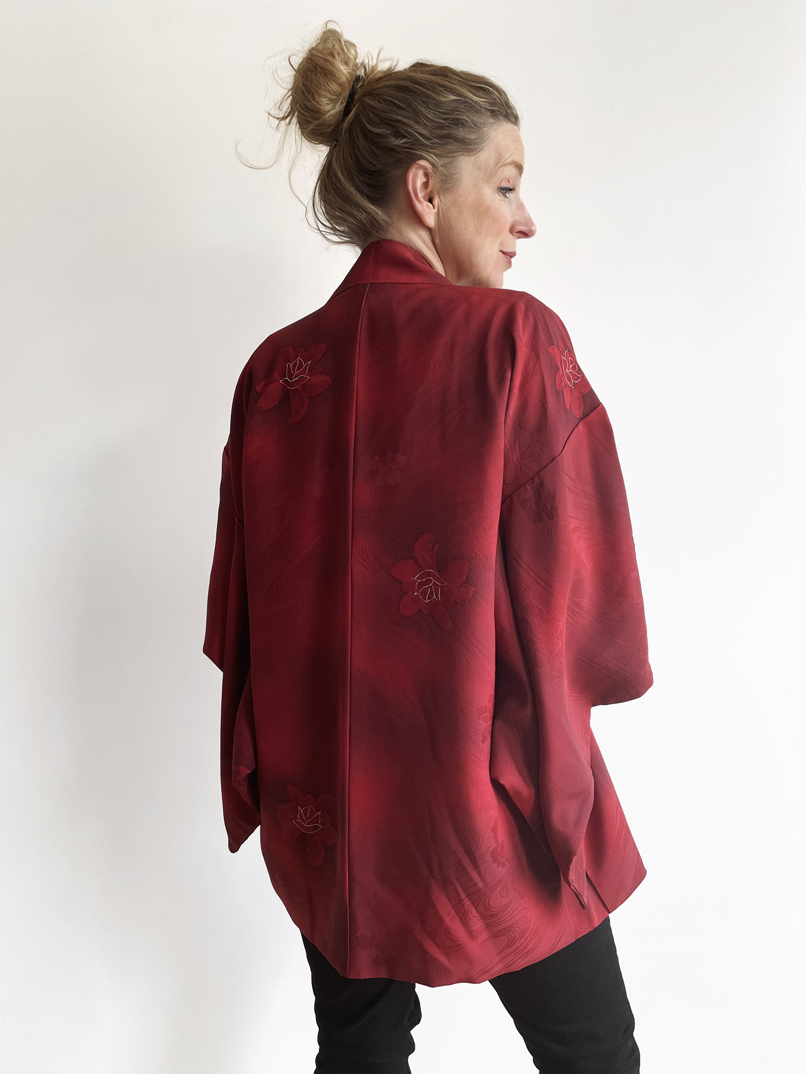 Aiko – Gorgeous Kimono jacket in imperial red