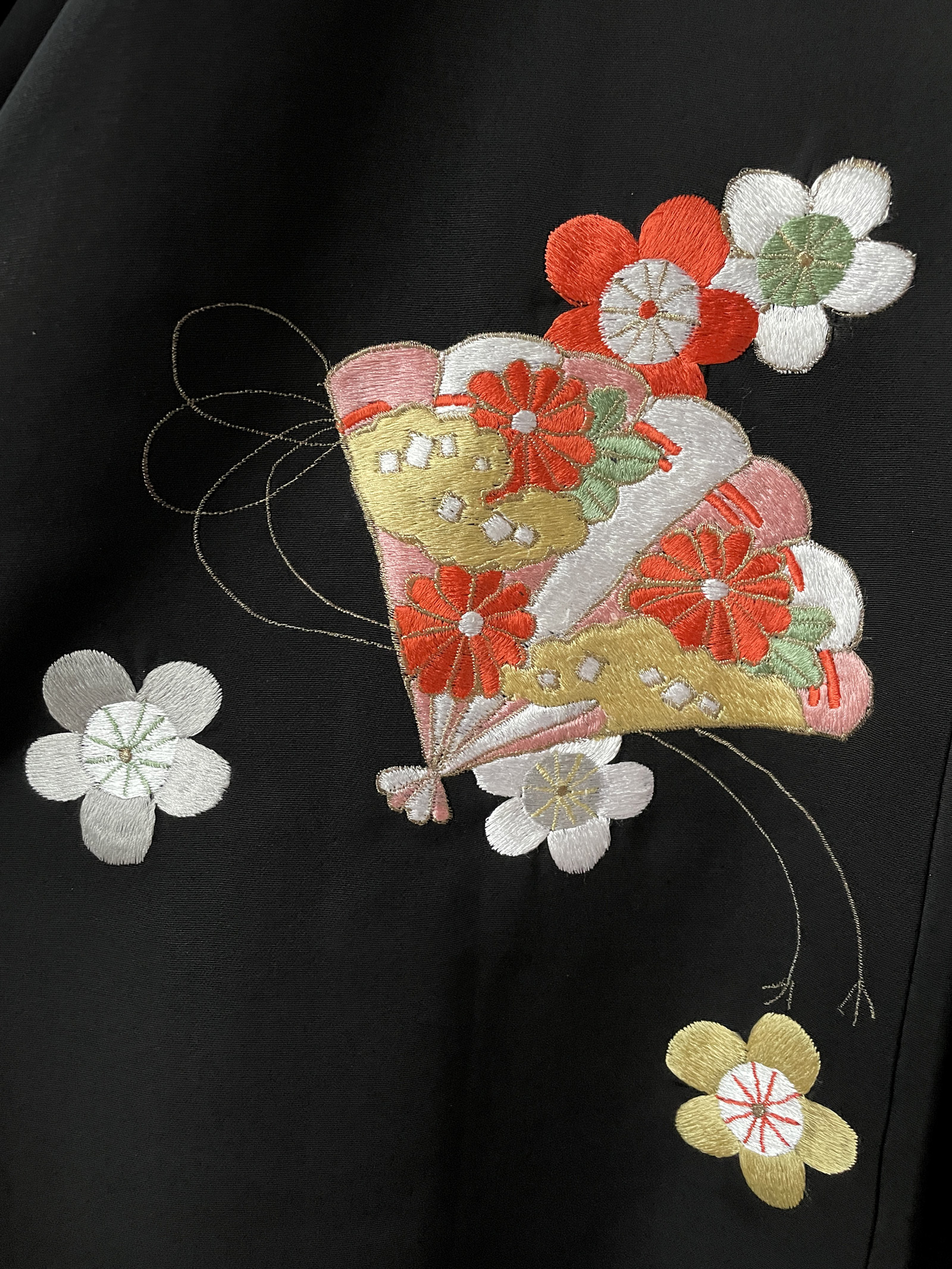 Kofuku – Black Kimono Jacket with colorful embroidery