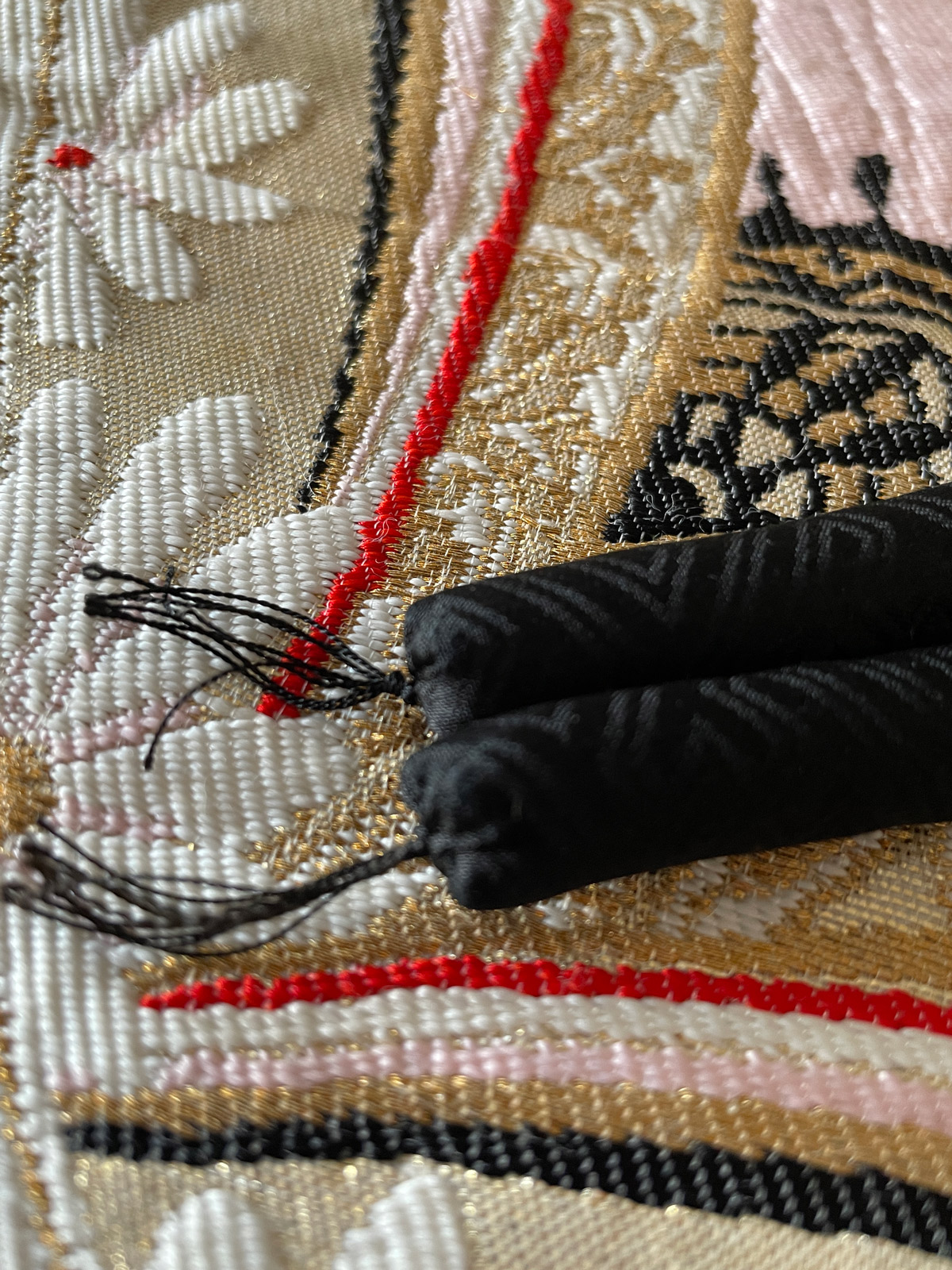 Rounded cord (Obijime) in black silk