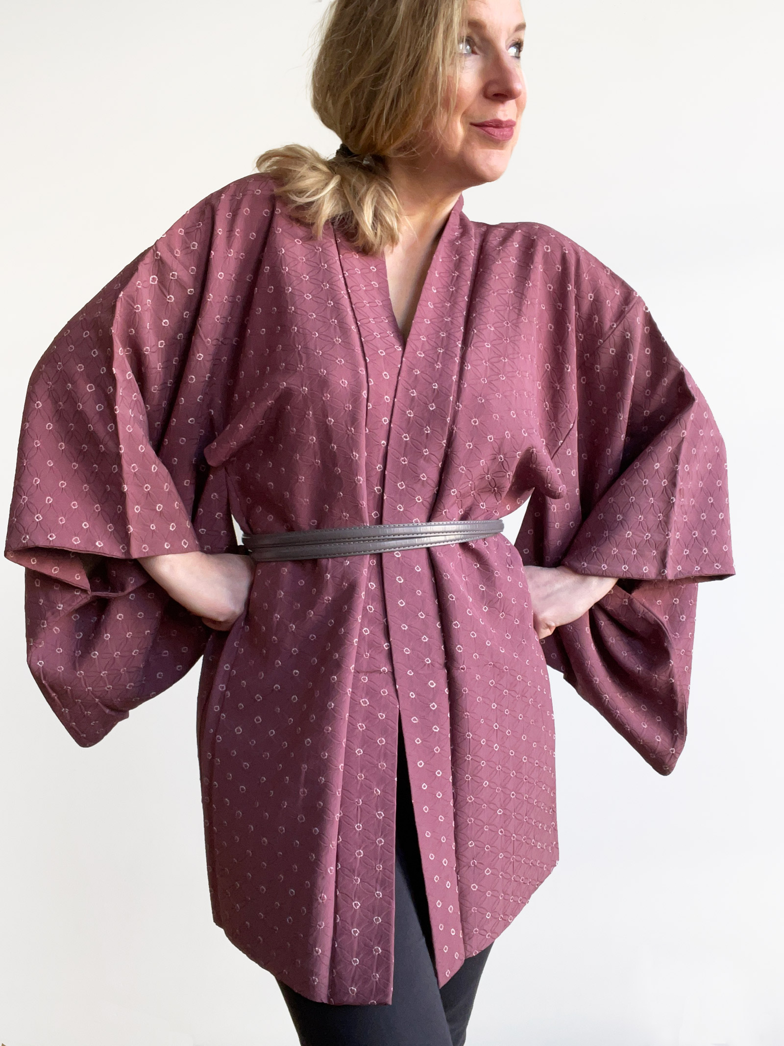 Shizu – patterned silk Kimono jacket (Haori) in plum color