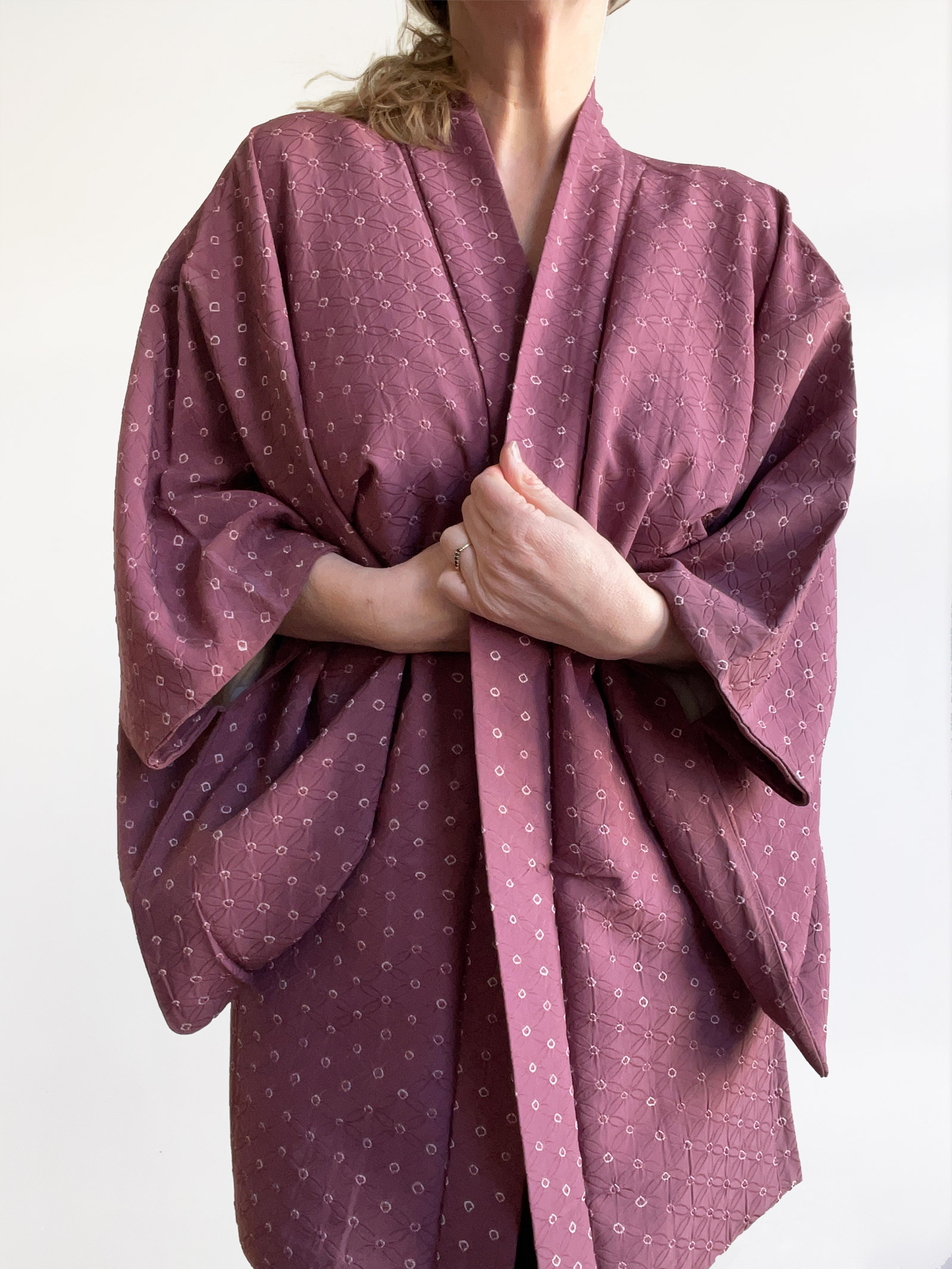 Shizu – patterned silk Kimono jacket (Haori) in plum color