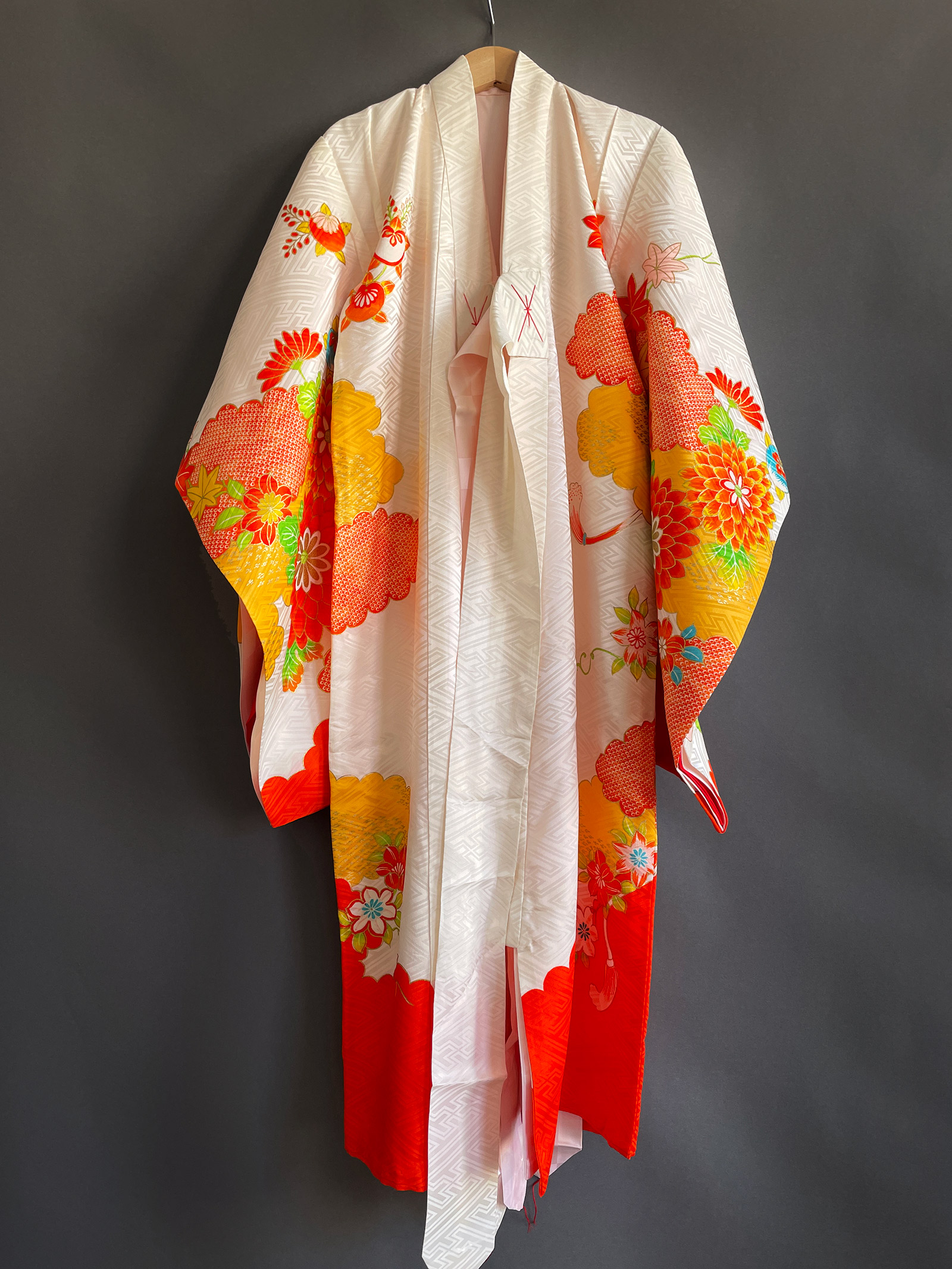 Misaki – bright colored silk Kimono for kids
