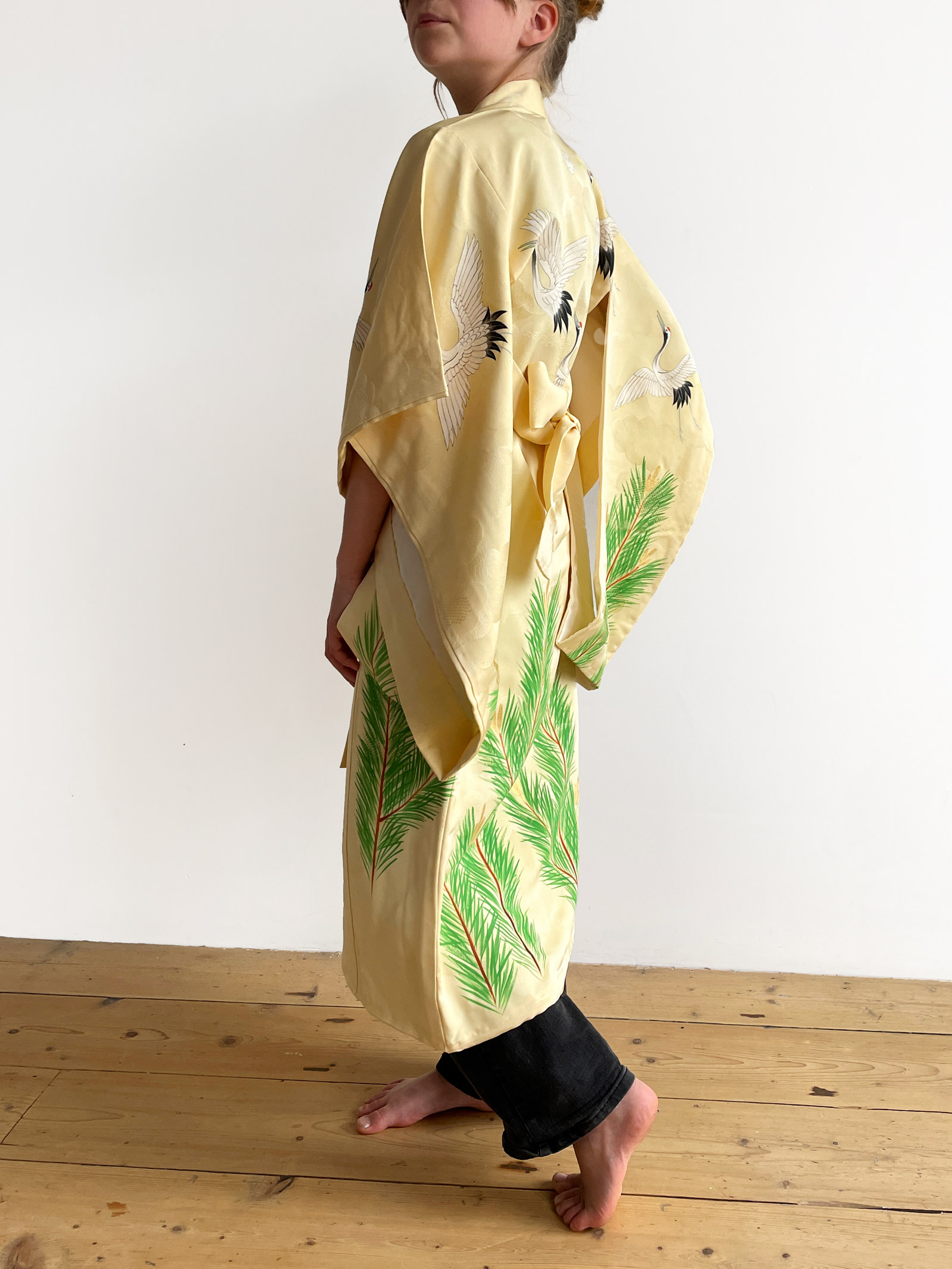 Tsuru – silk handpainted children’s Kimono