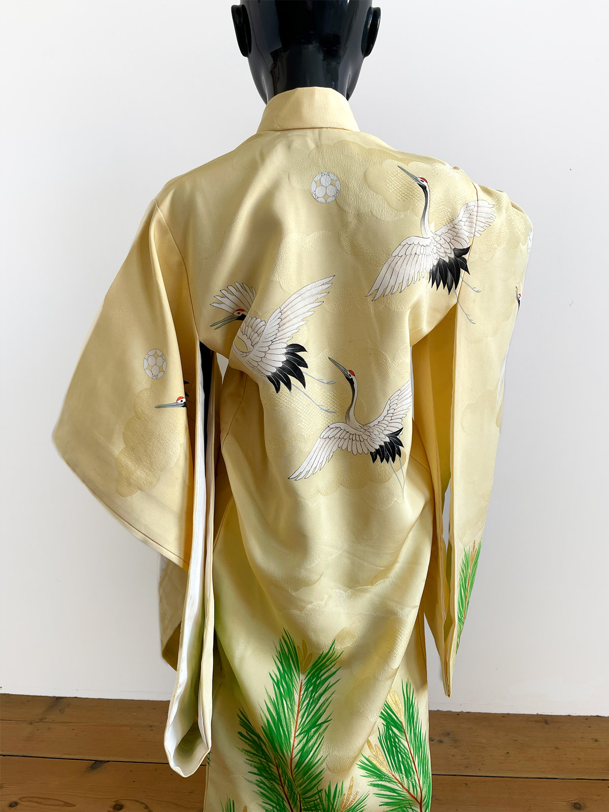 Tsuru – silk handpainted children’s Kimono
