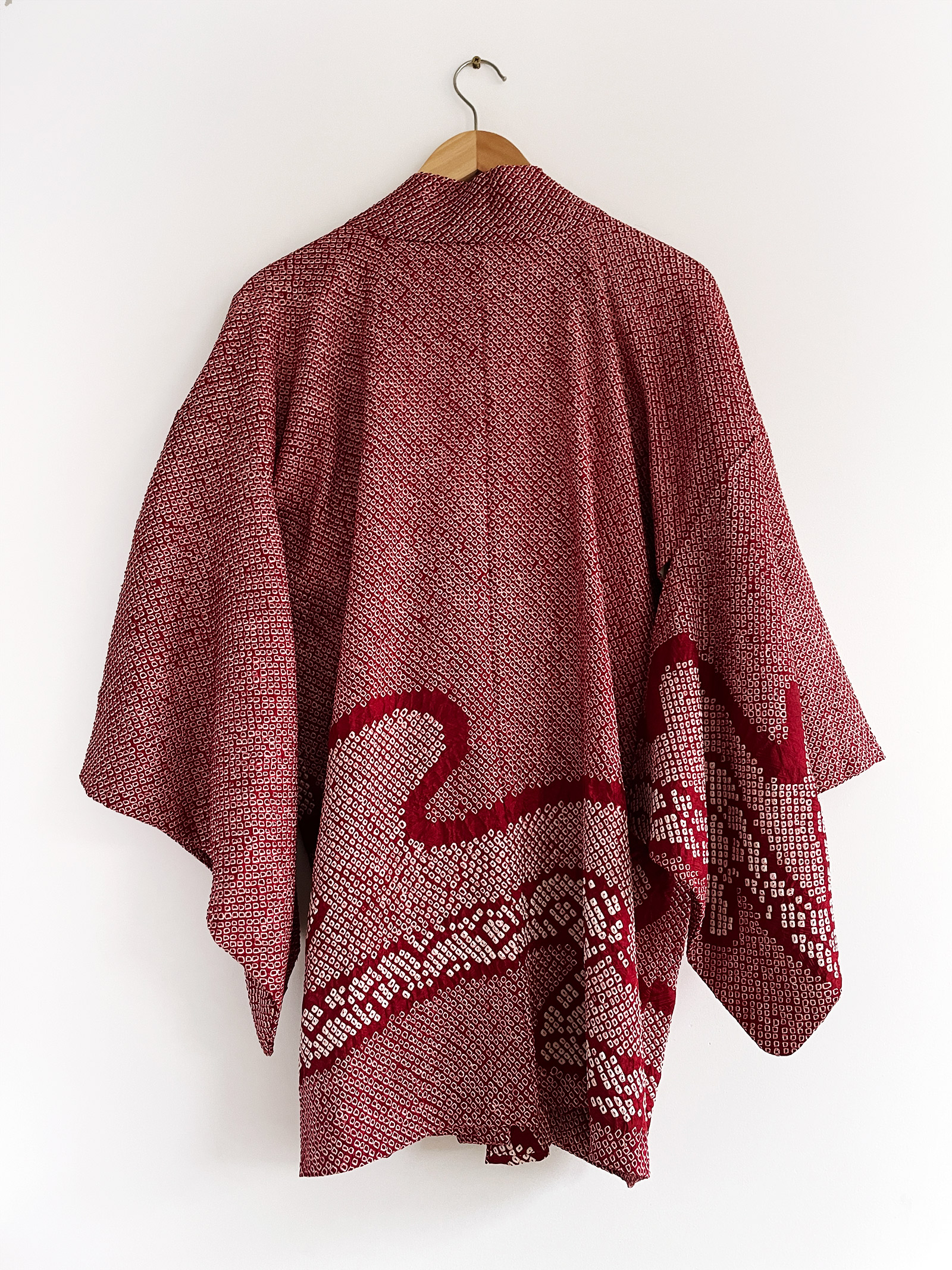Miki – silk Shibori Haori in burgundy red