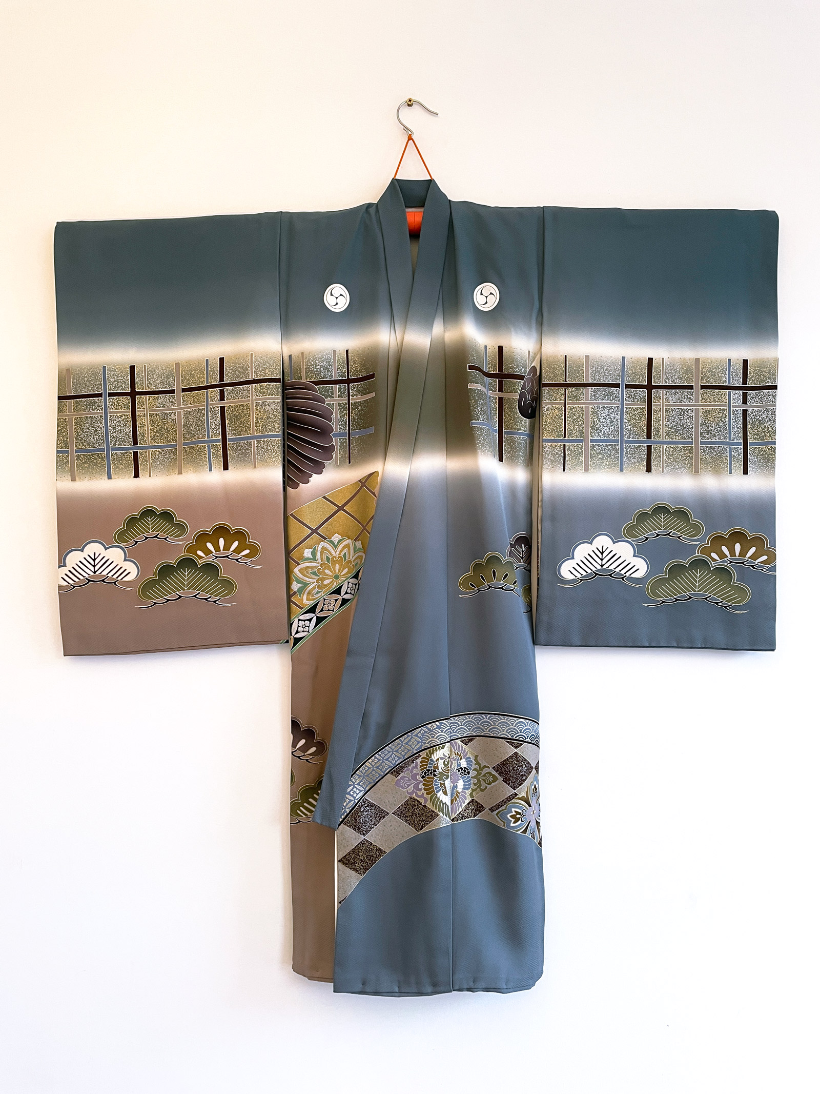 Taka – silk Kimono for children with astonishing colorful design