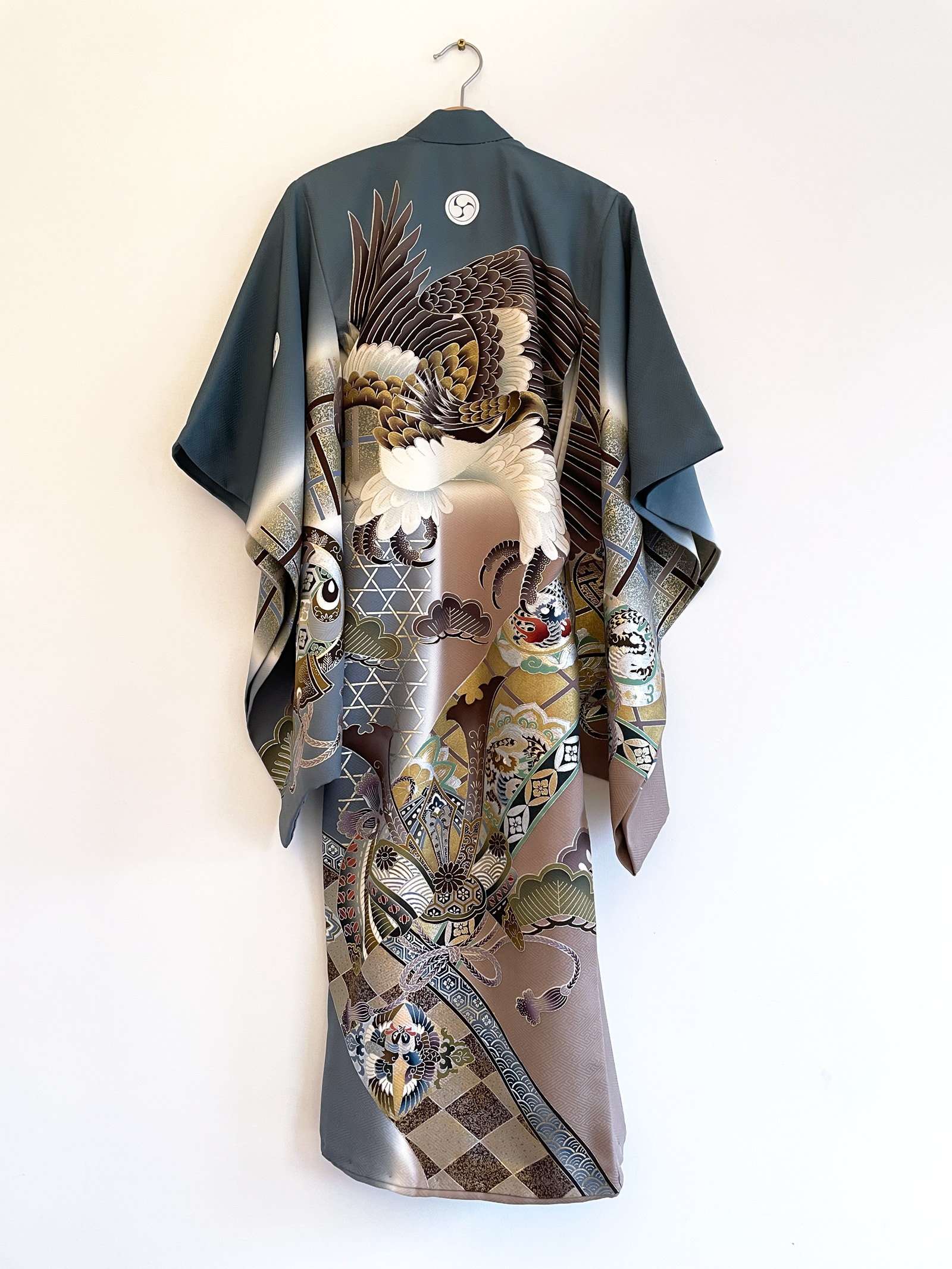 Taka – silk Kimono for children with astonishing colorful design