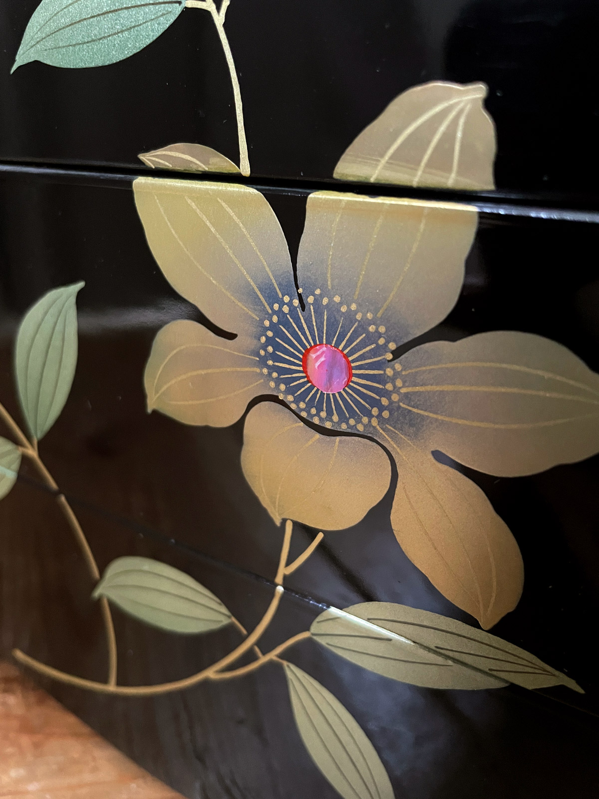 Jubako – lacquerware 3-layered box with flowerdesign