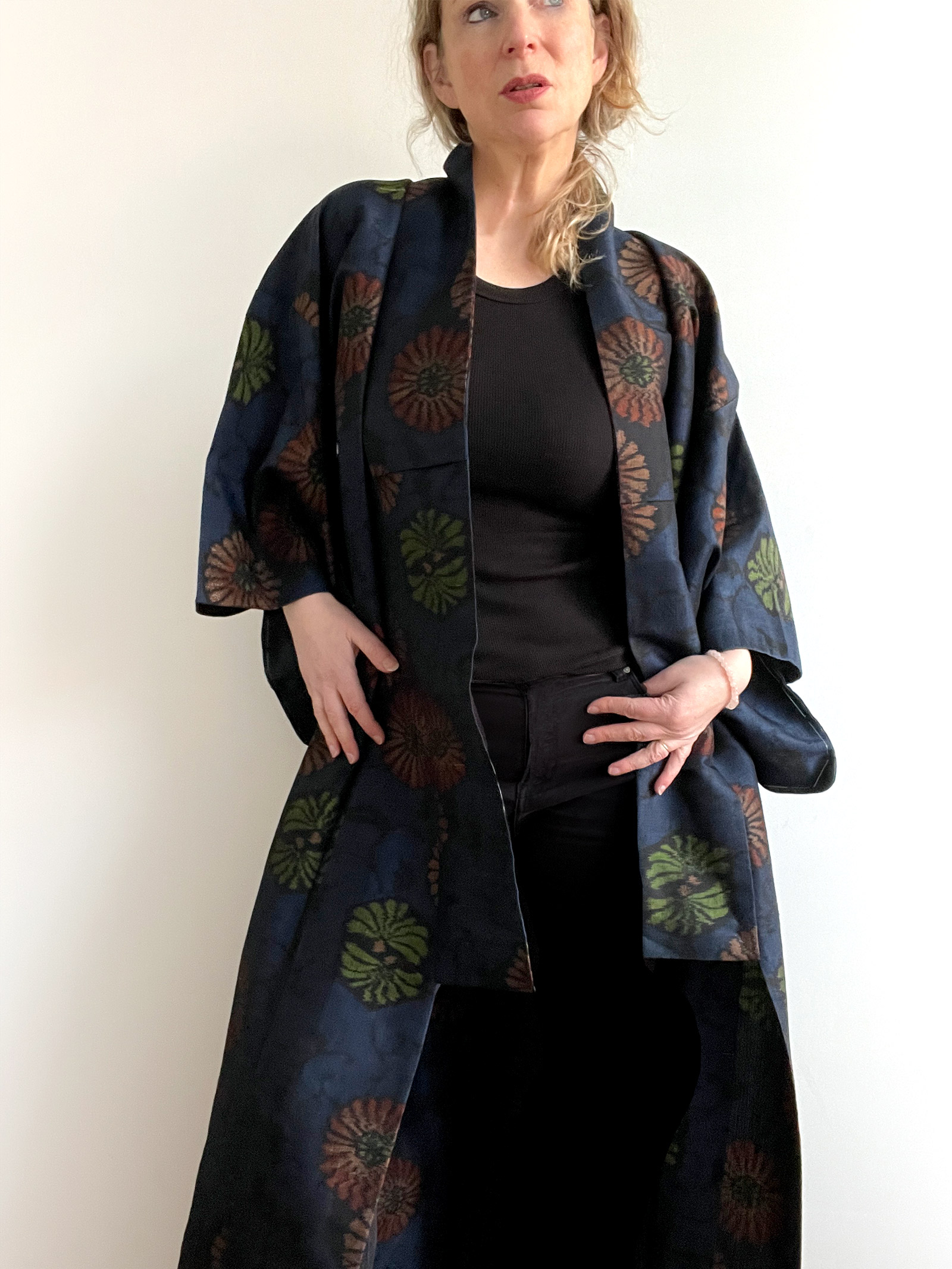 Yoko – delicate wool Kimono in nightblue