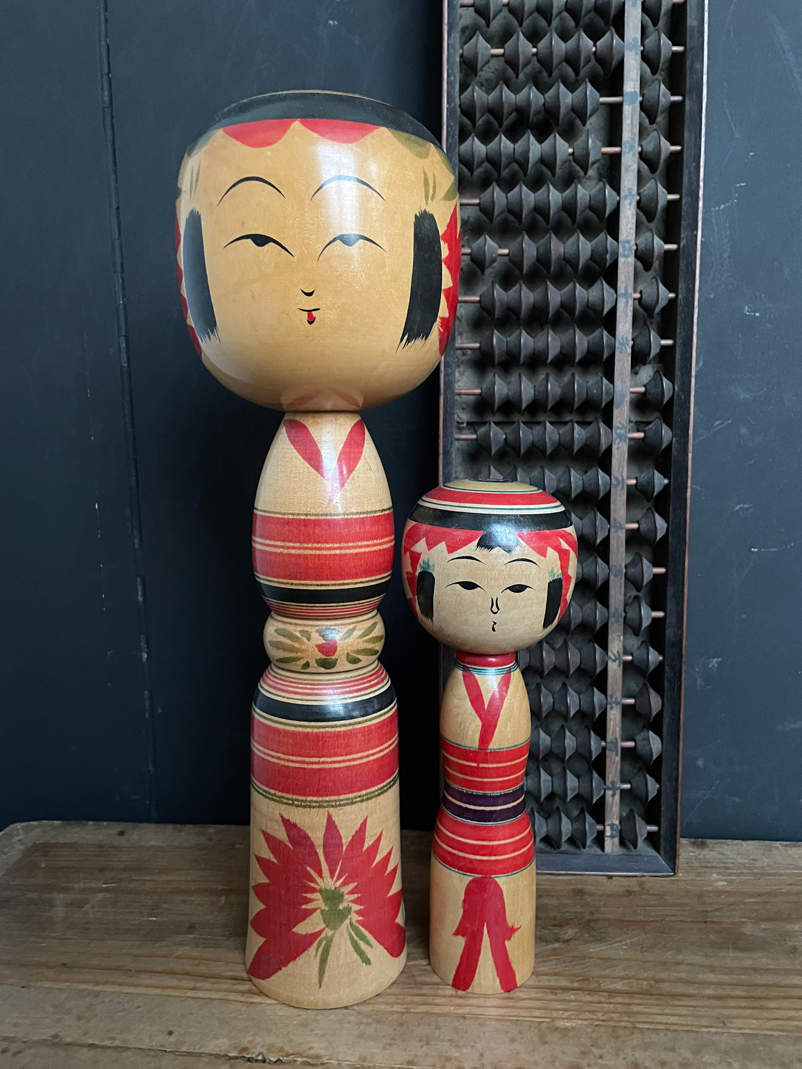 Vintage traditional Kokeshi set in Yajiro style