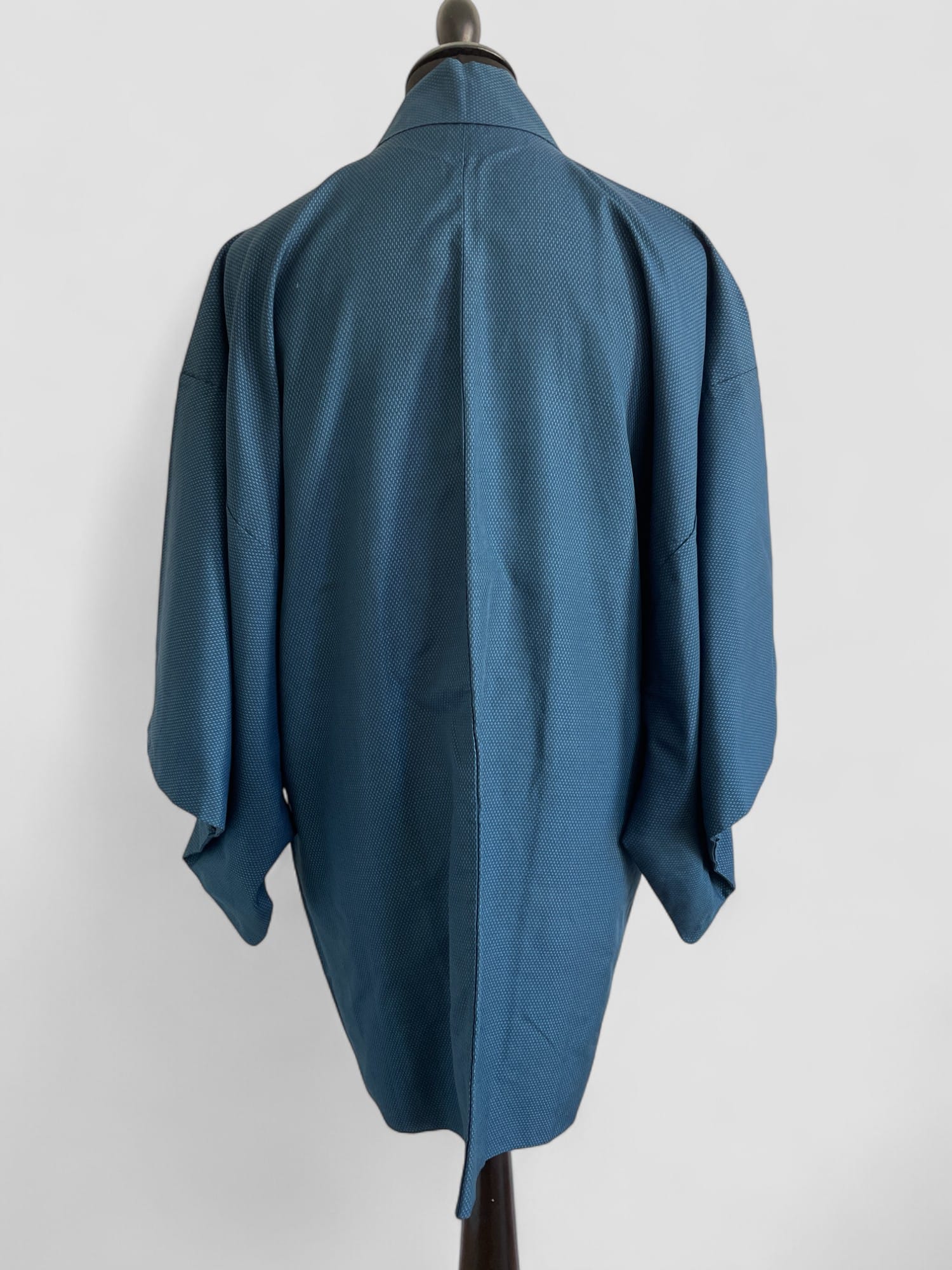 SOLD ~ TORI – silk men’s Haori (Kimono jacket) in bright blue