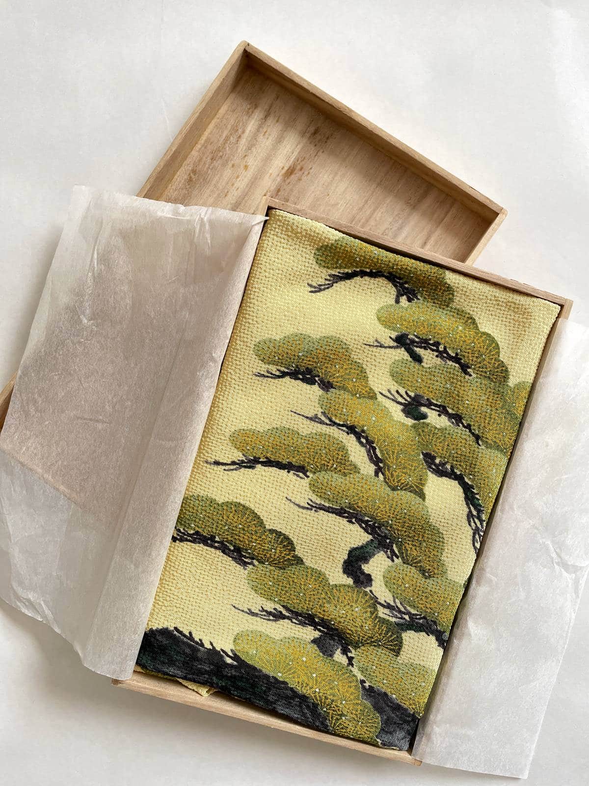 Vintage Chirimen silk Furoshiki – Pinetree Matsu