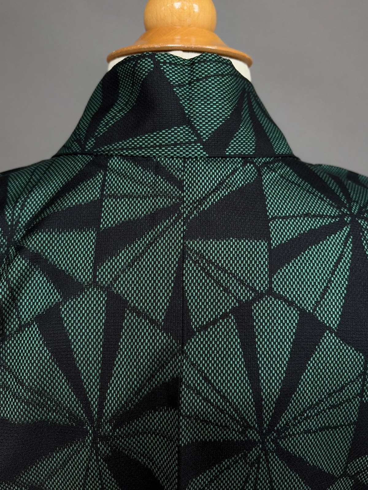 WAKABA – Vintage Haori in green & black geometric pattern