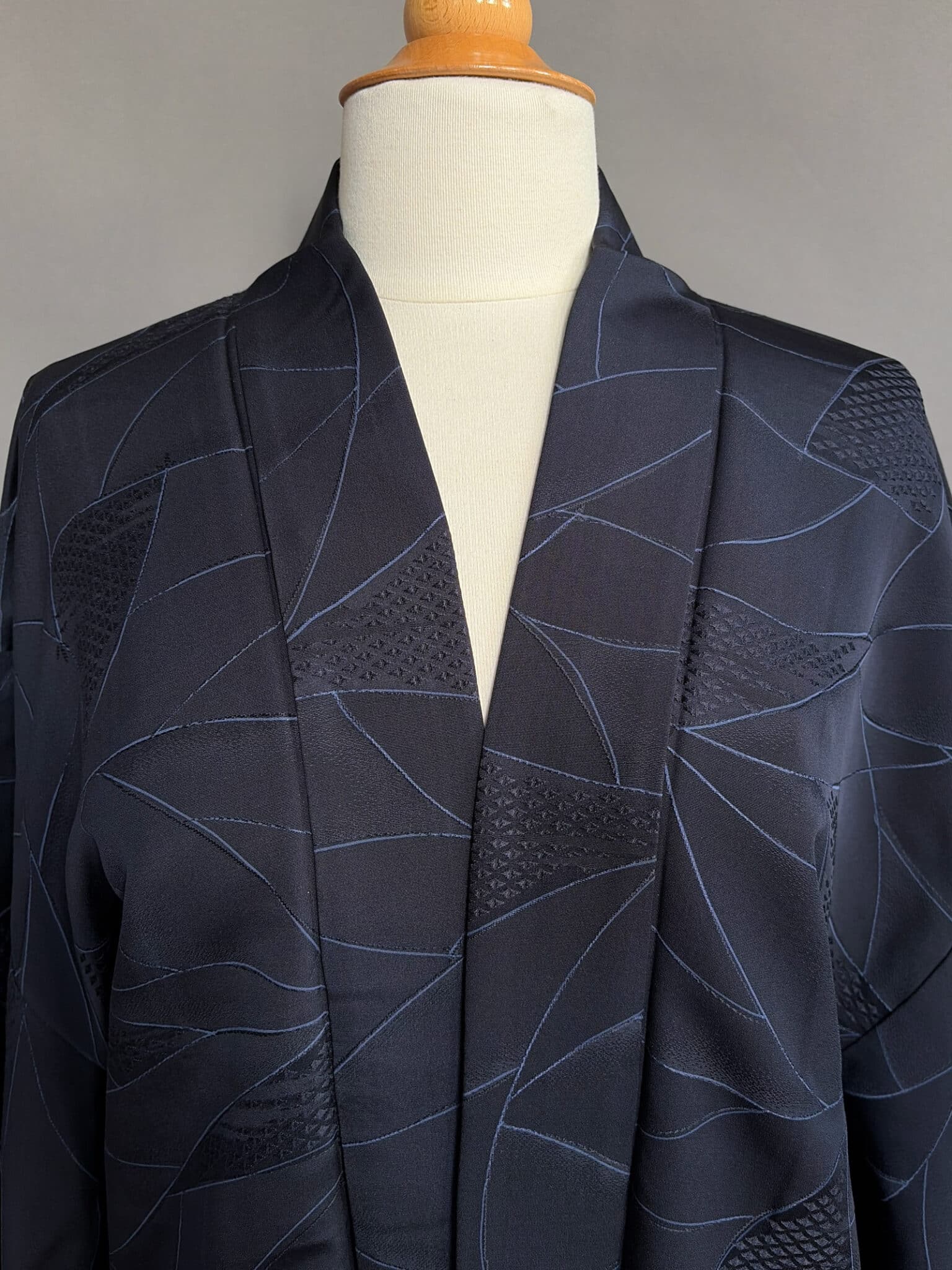 YORU – Vintage silk Haori (Kimono jacket) in night blue