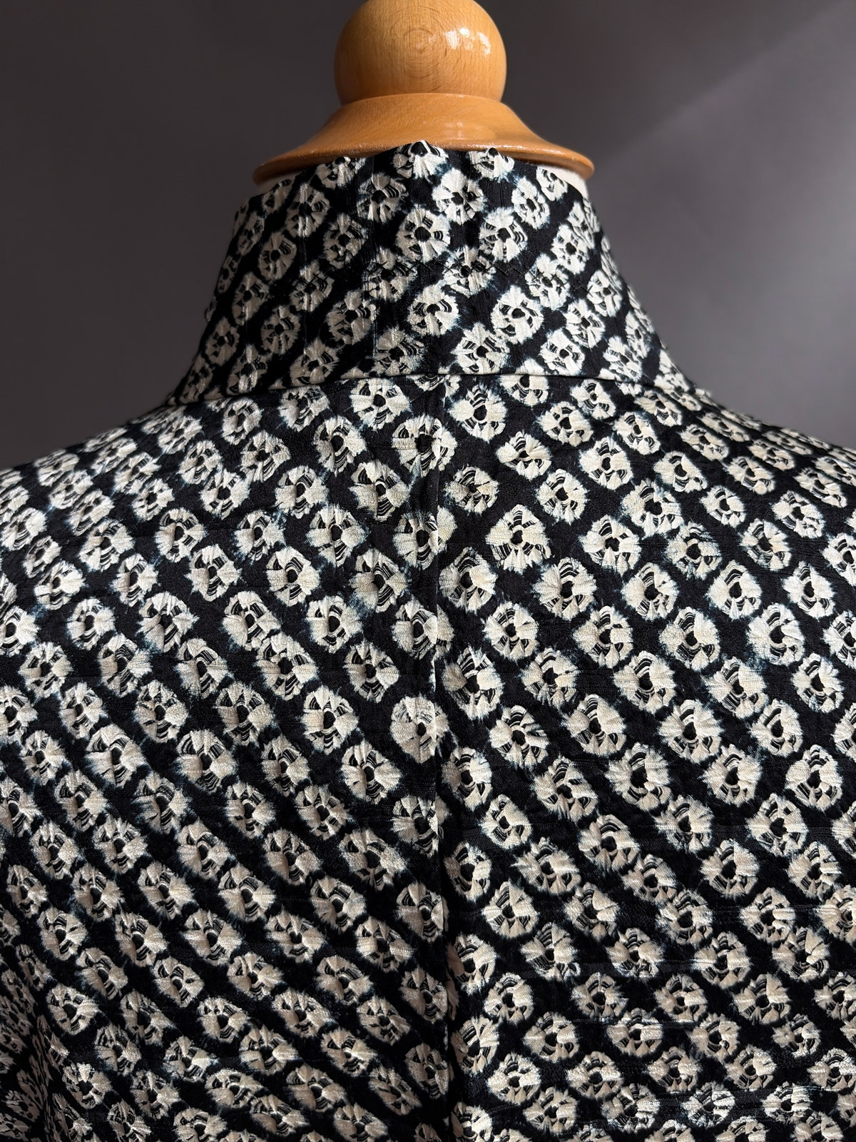 KASA-MAKI – Vintage silk Shibori Haori with hand-dyed pattern