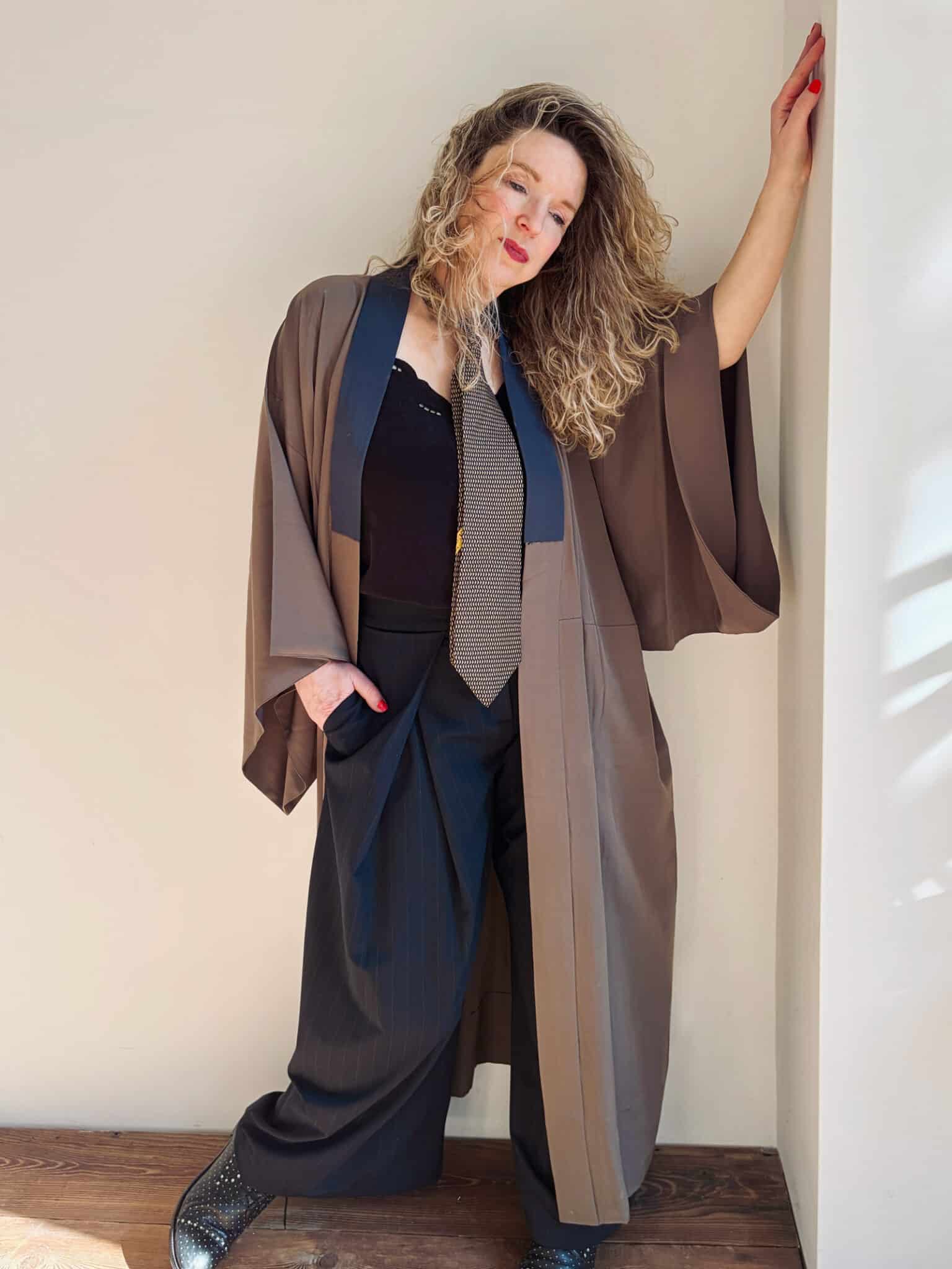Vintage silk Nagajuban Kimono – warm brown – unisex