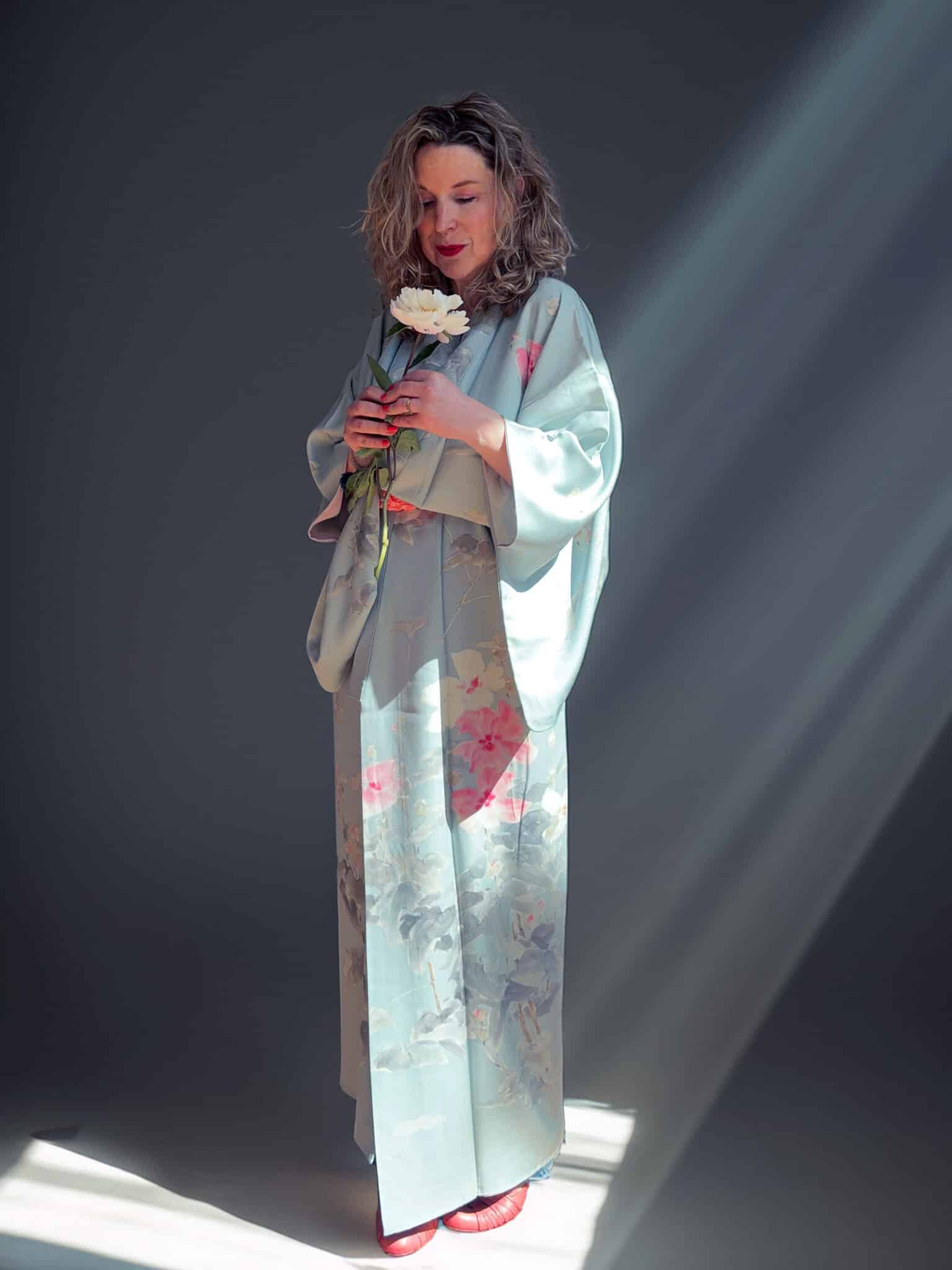 MITSUKO – Hand-painted silk Kimono in light blue Natsukashii Netherlands Kimono