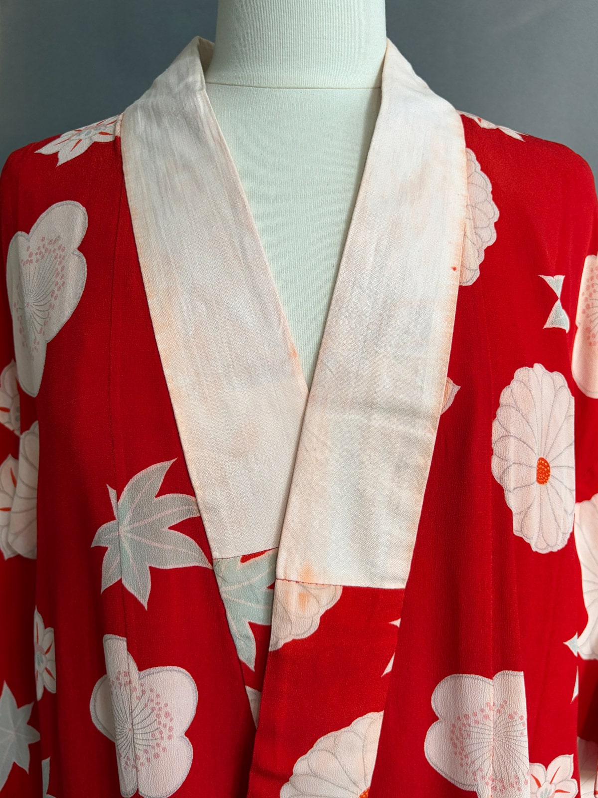 HANA - Antique silk red Nagajuban Kimono netherlands natsukashii