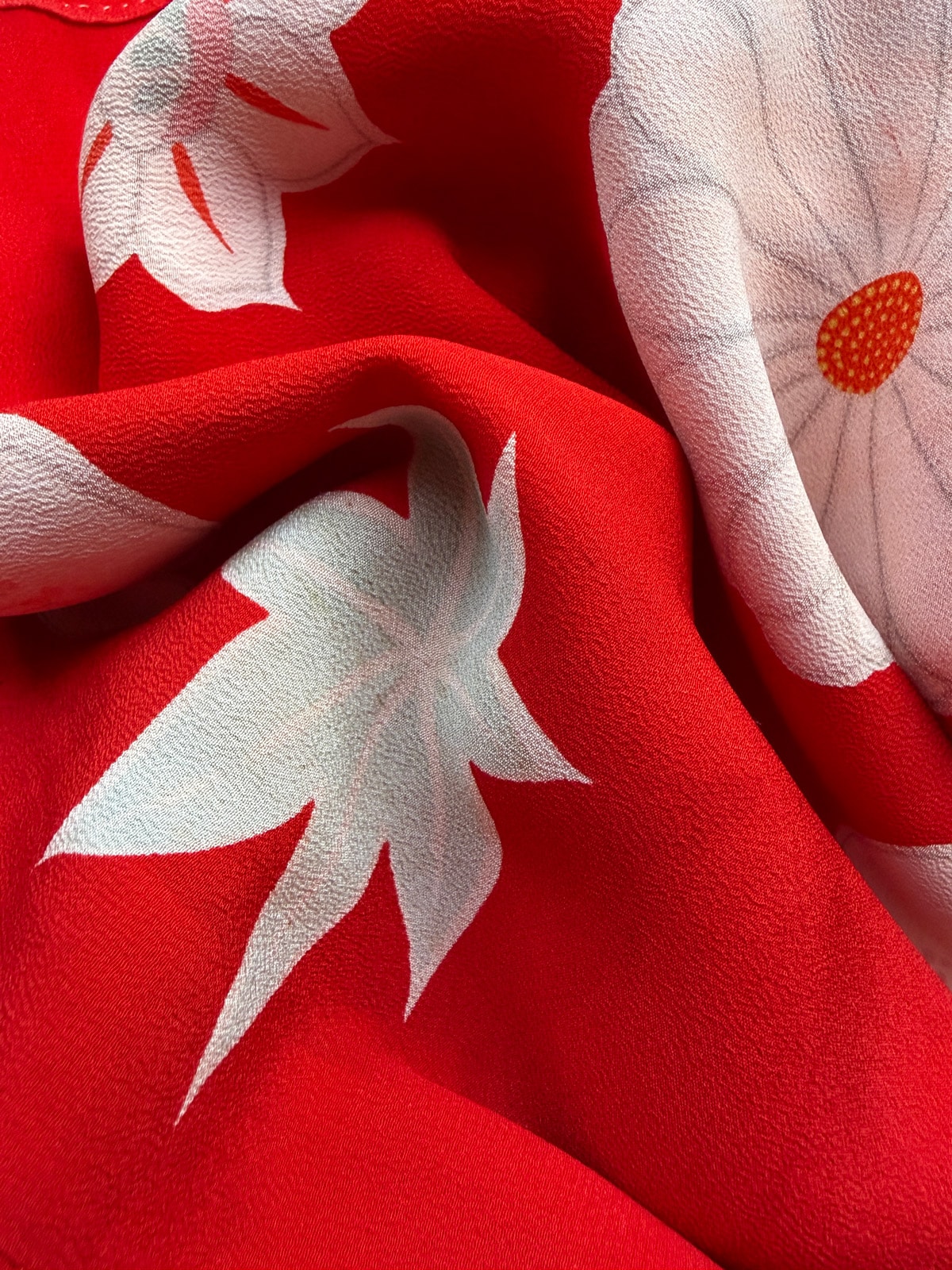 HANA - Antique silk red Nagajuban Kimono netherlands natsukashii