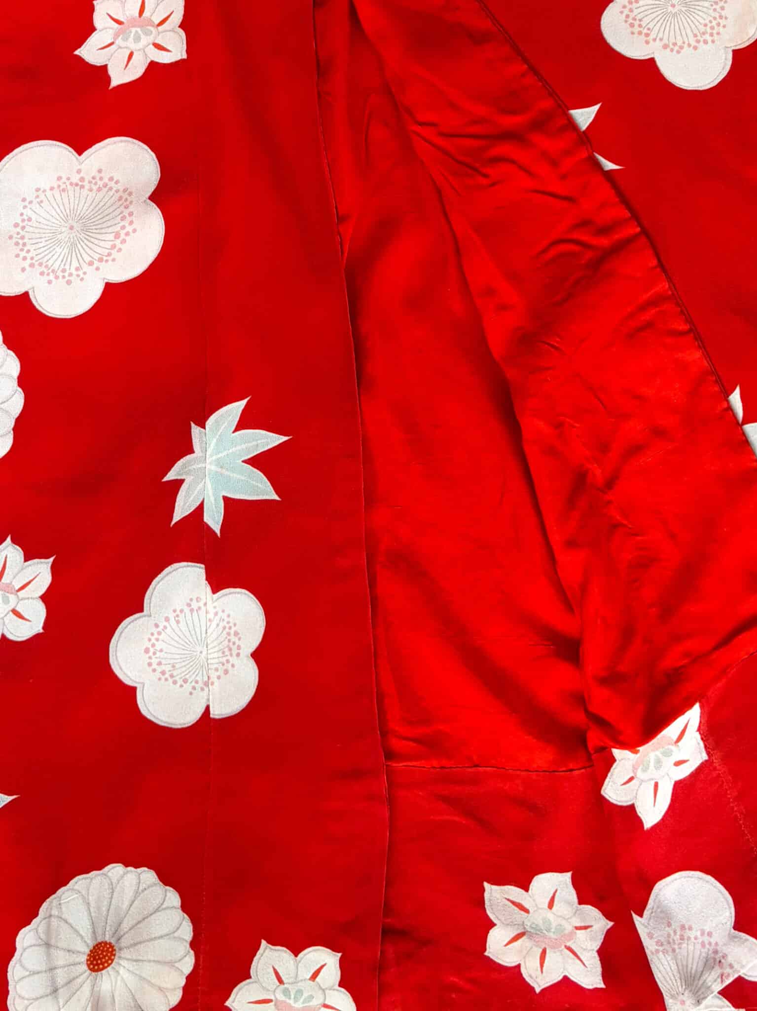 HANA - Antique silk red Nagajuban Kimono netherlands natsukashii