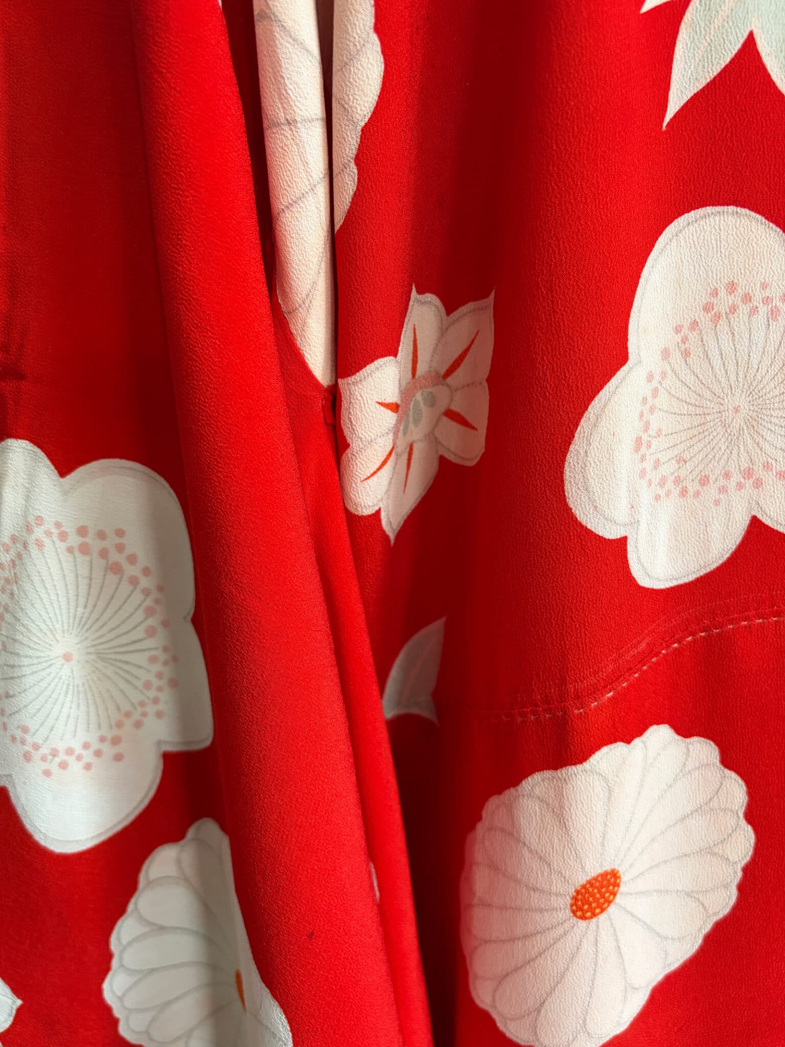 HANA - Antique silk red Nagajuban Kimono netherlands natsukashii