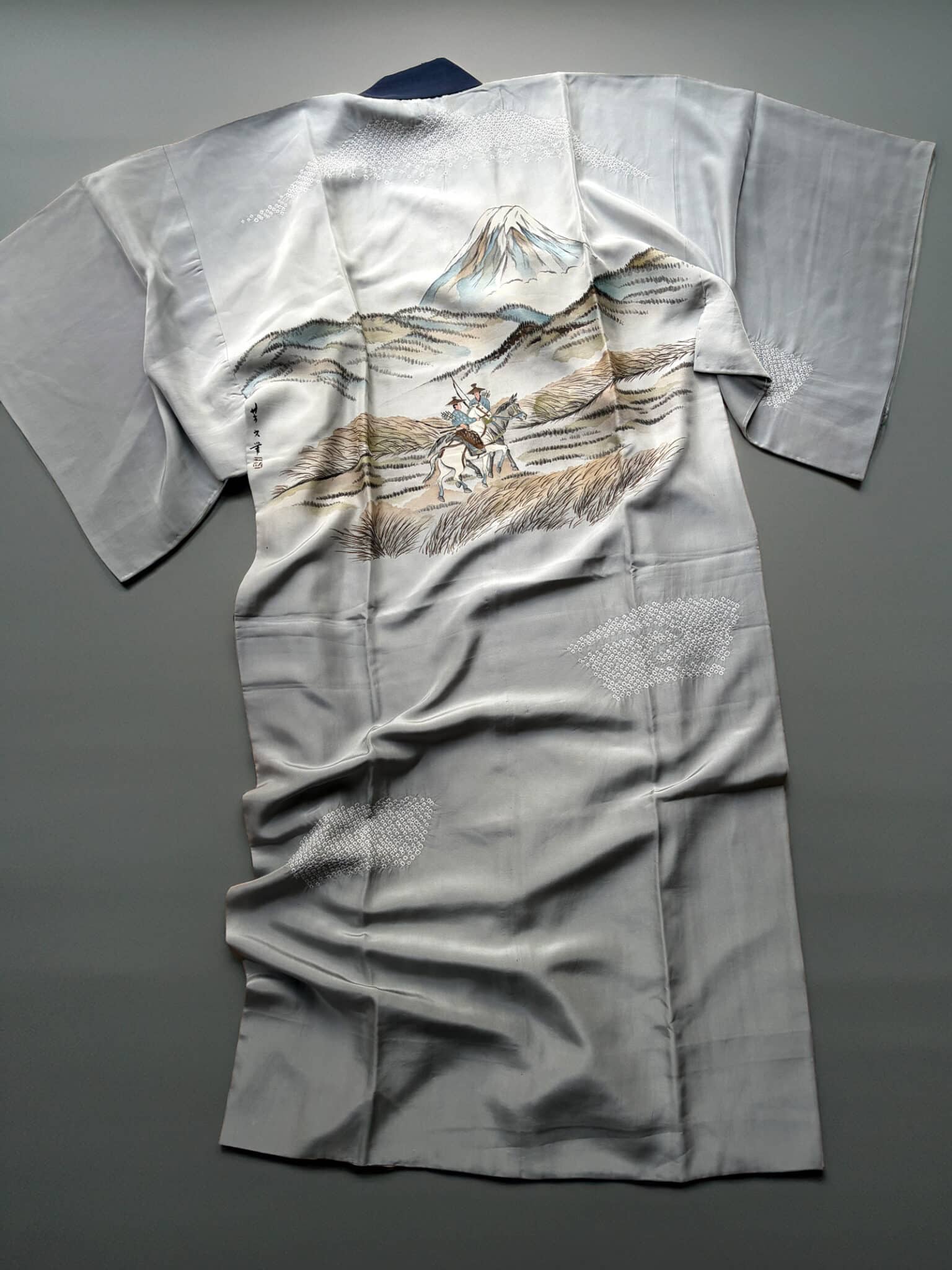 Vintage silk Nagajuban kimono with hand-painted landscape - unisex natsukashii kimono netherlands