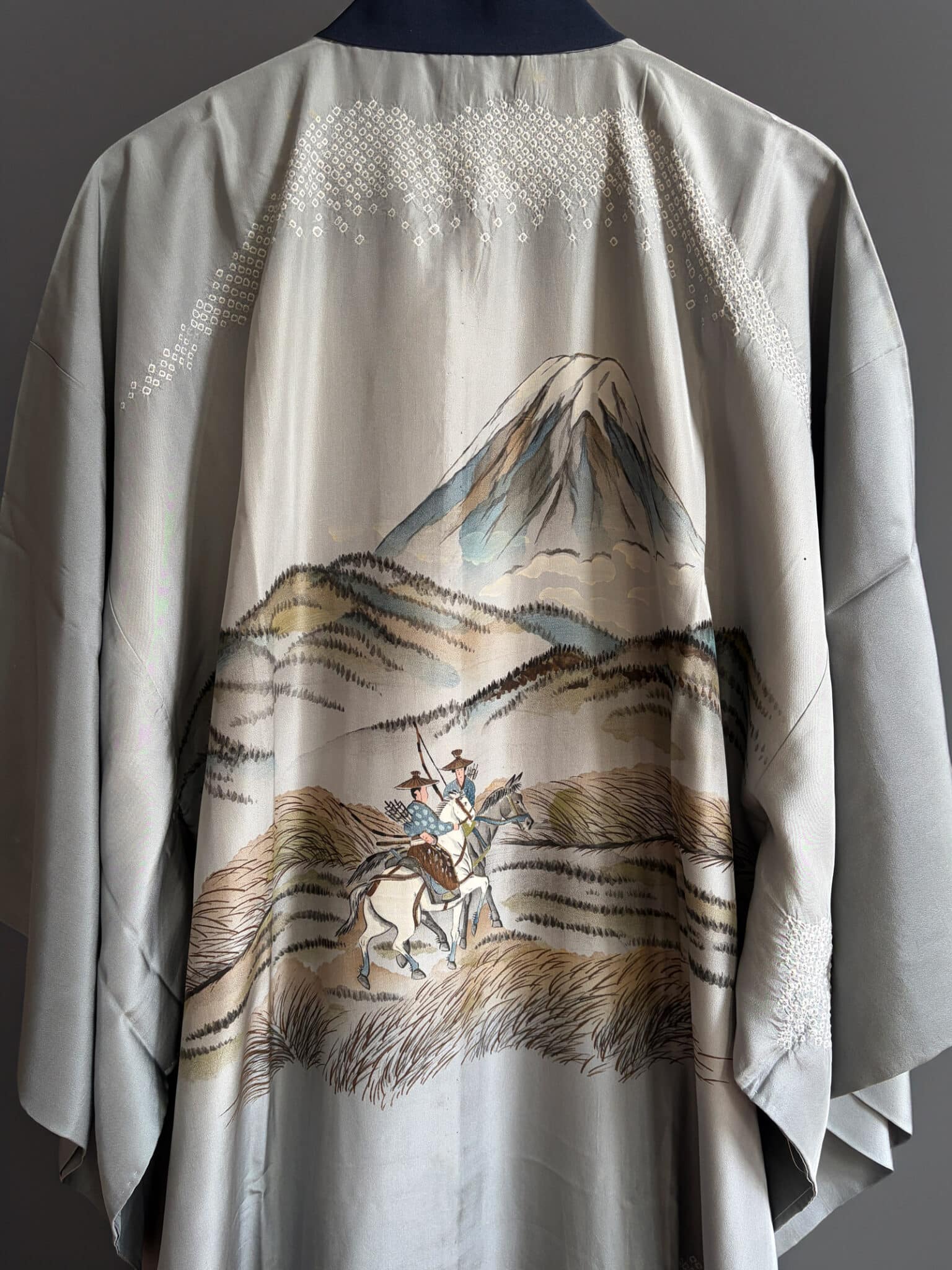 Vintage silk Nagajuban kimono with hand-painted landscape - unisex natsukashii kimono netherlands