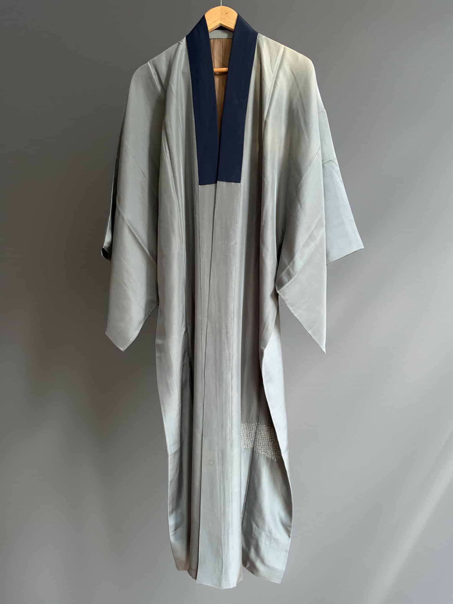 Vintage silk Nagajuban kimono with hand-painted landscape - unisex natsukashii kimono netherlands