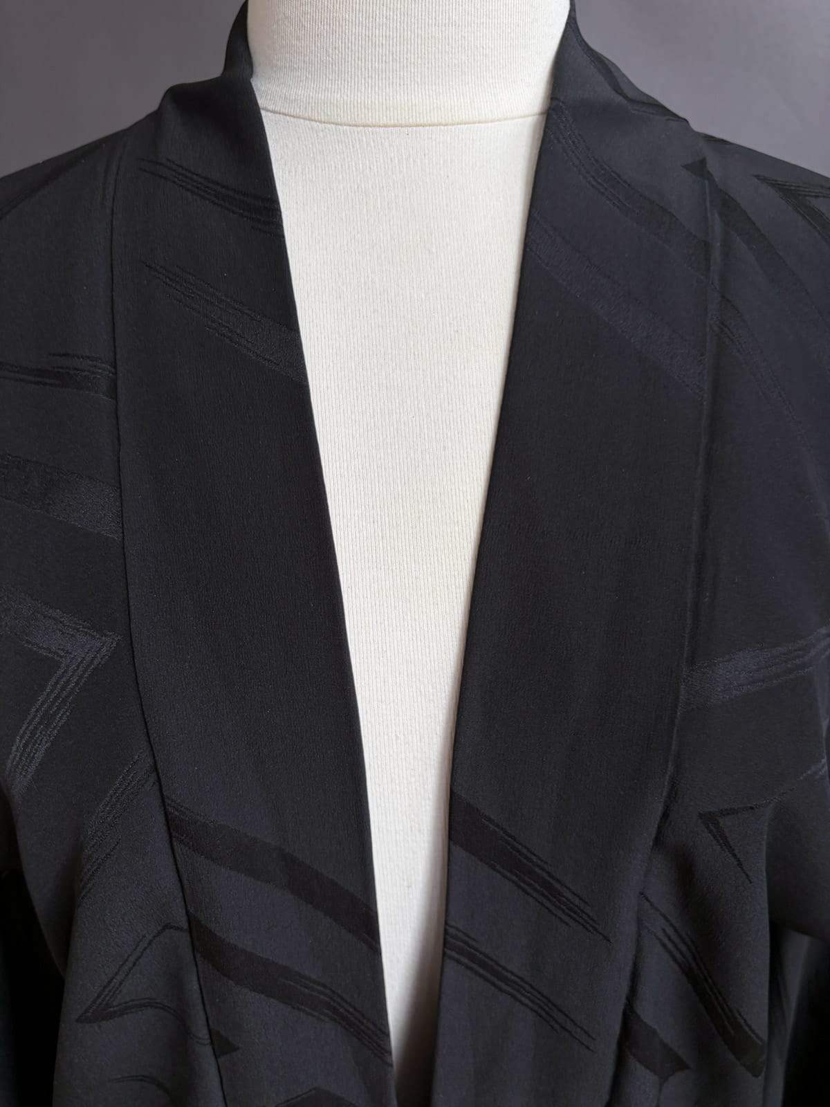 SAYAGATA - antique black SILK haori (kimono jacket) netherlandskimono natsukashii