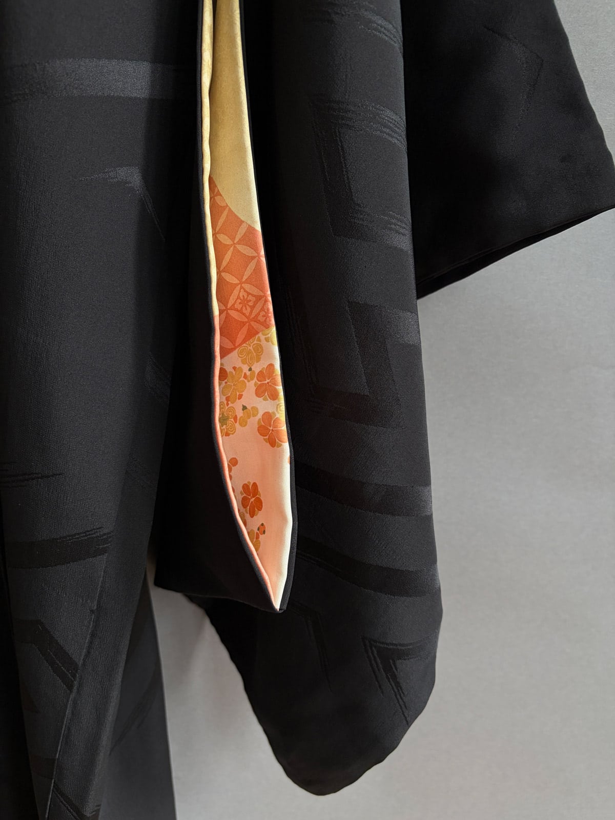 SAYAGATA - antique black SILK haori (kimono jacket) netherlandskimono natsukashii