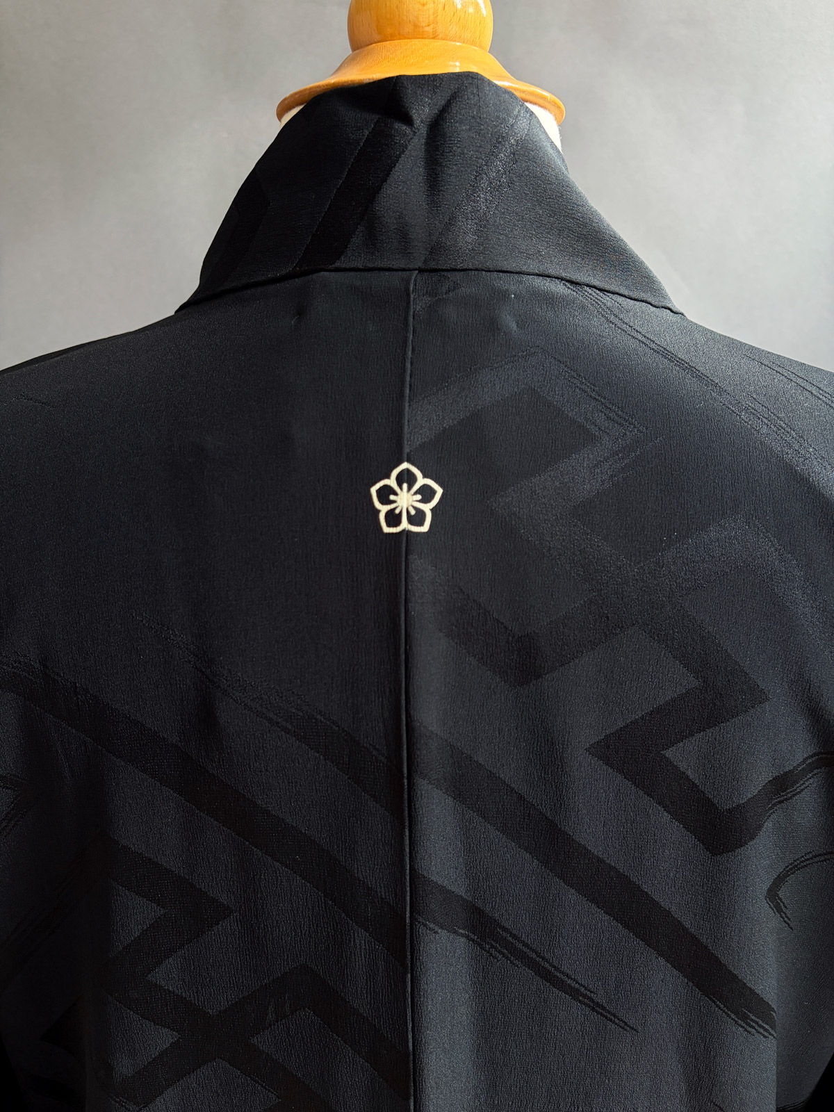 SAYAGATA - antique black SILK haori (kimono jacket) netherlandskimono natsukashii