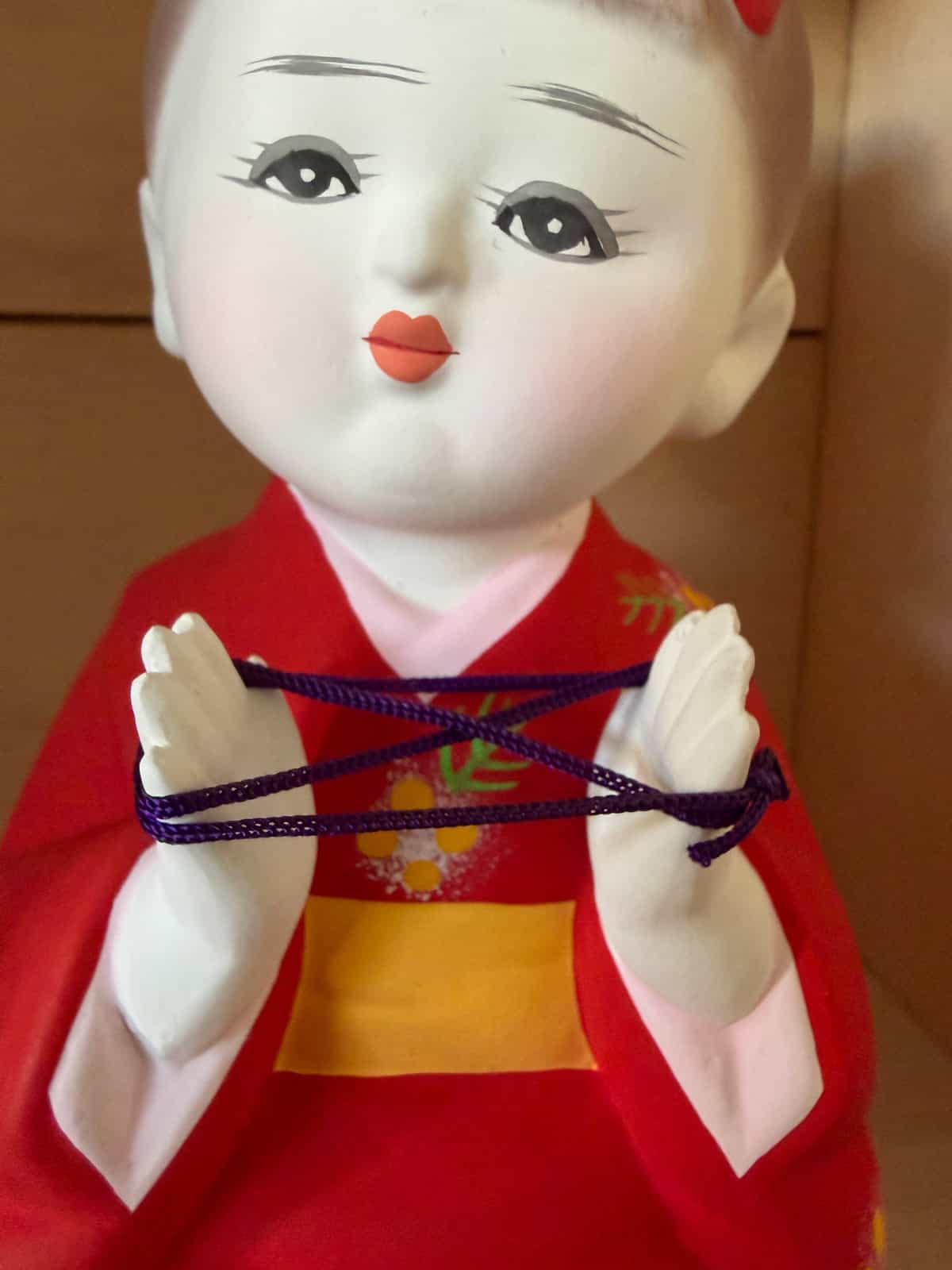 Hakata doll – Girl in red Kimono