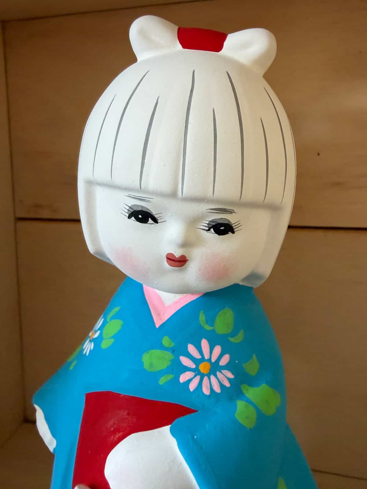 Hakata doll – Girl in blue Kimono