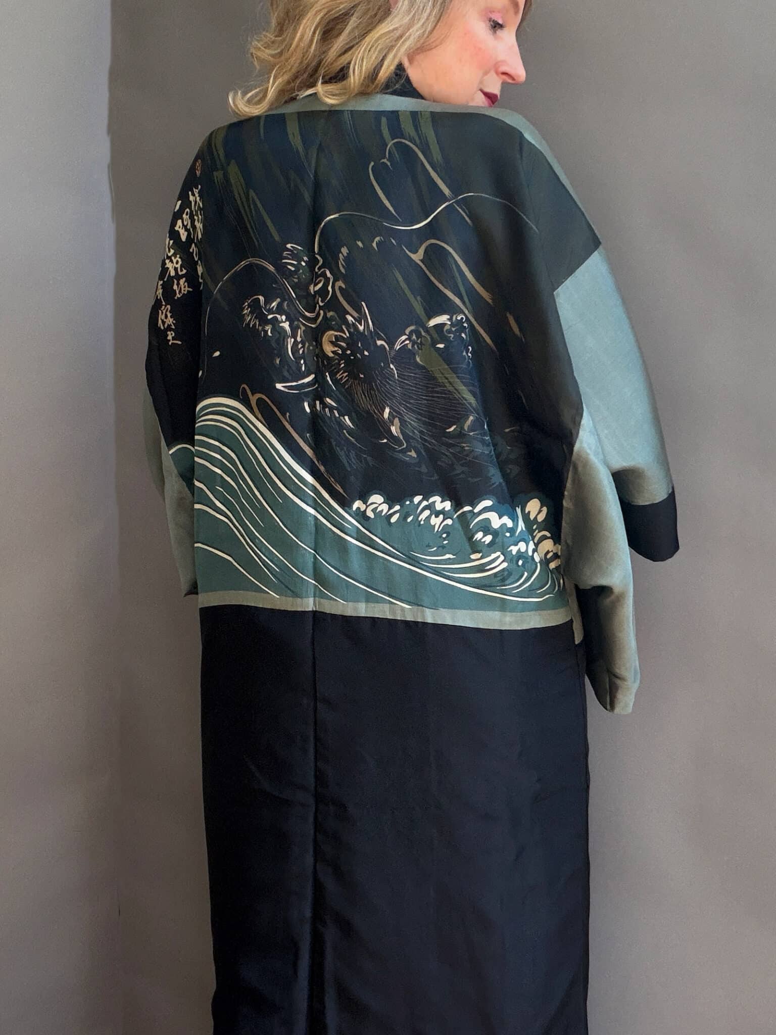 RYUJIN - Vintage men’s silk Haori with Dragon lining natsukashii kimono netherlands