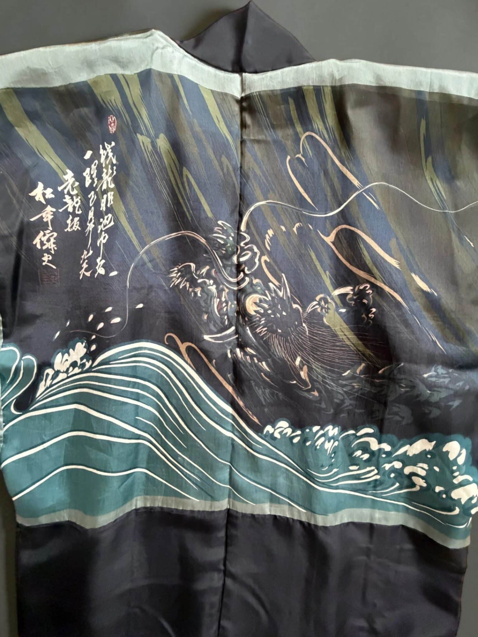 RYUJIN - Vintage men’s silk Haori with Dragon lining natsukashii kimono netherlands