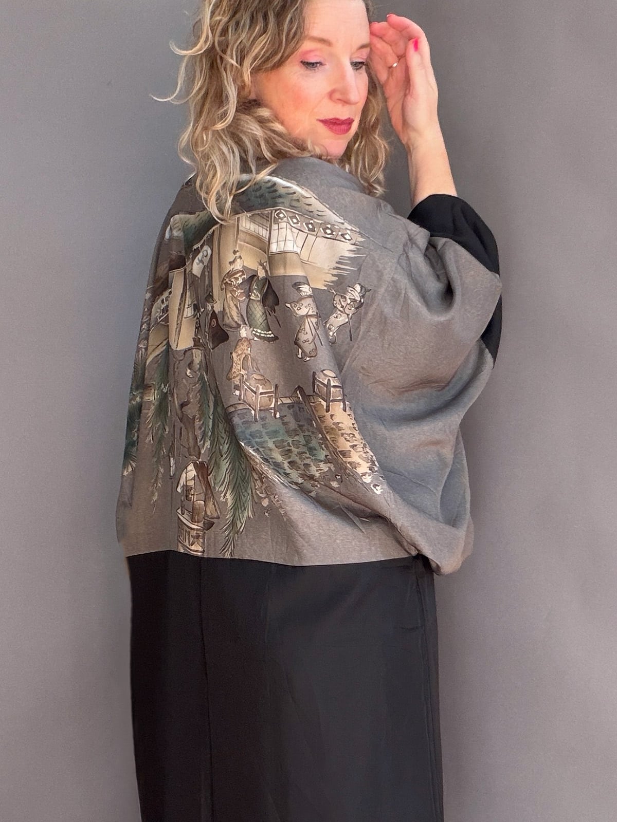 CHAYA – vintage men’s silk Haori with traditional teahouse lining