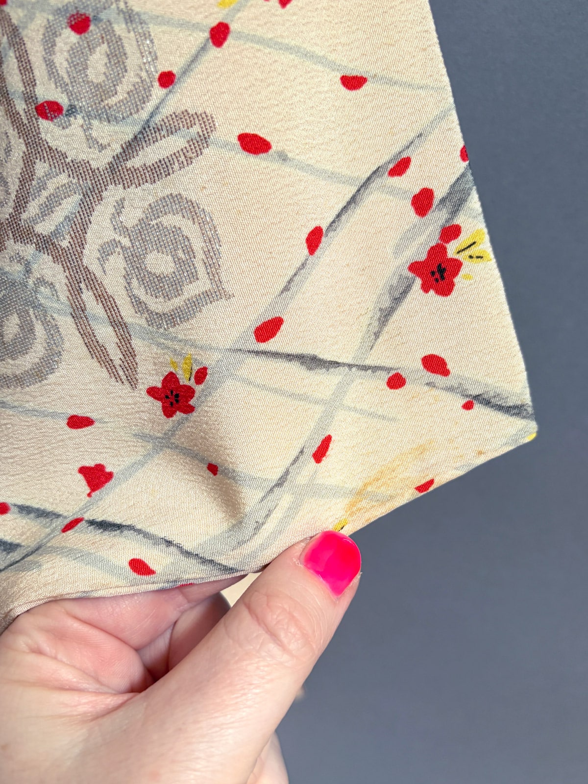 SUNA - 1950s silk Haori (Kimono jacket) with red flower design natsukashii netherlands kimono