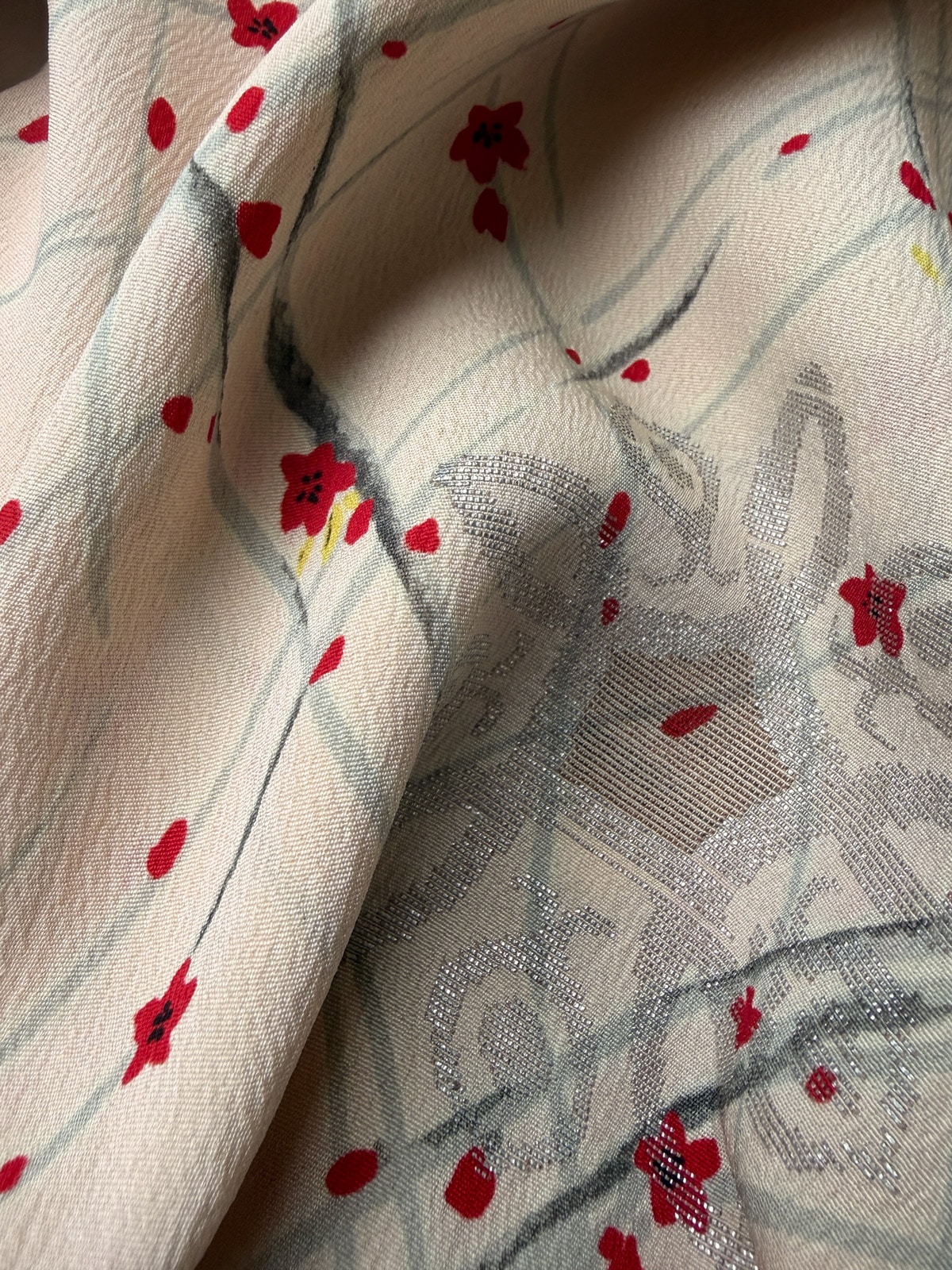 SUNA – 1950s silk Haori (Kimono jacket) with red flower design