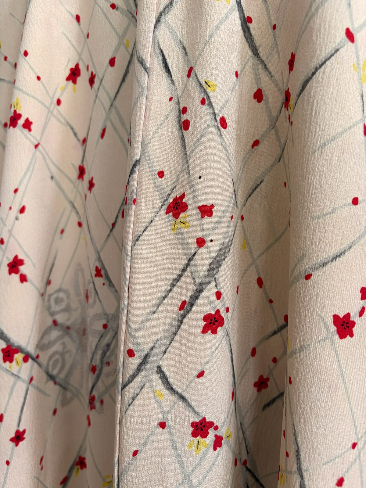 SUNA - 1950s silk Haori (Kimono jacket) with red flower design natsukashii netherlands kimono