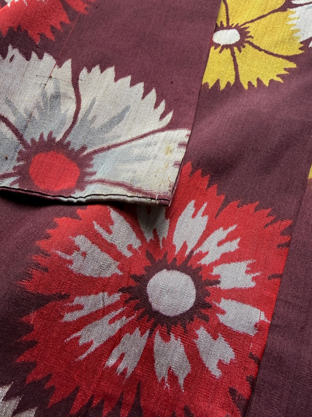 ETSUKO - antique silk Meisen Haori (Kimono jacket) in plum color with floral design natsukashii kimono netherlands